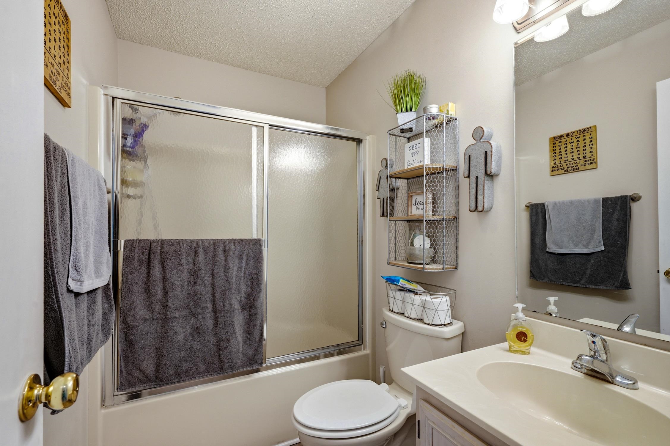 1027 Red Tree Circle Property Photo 4