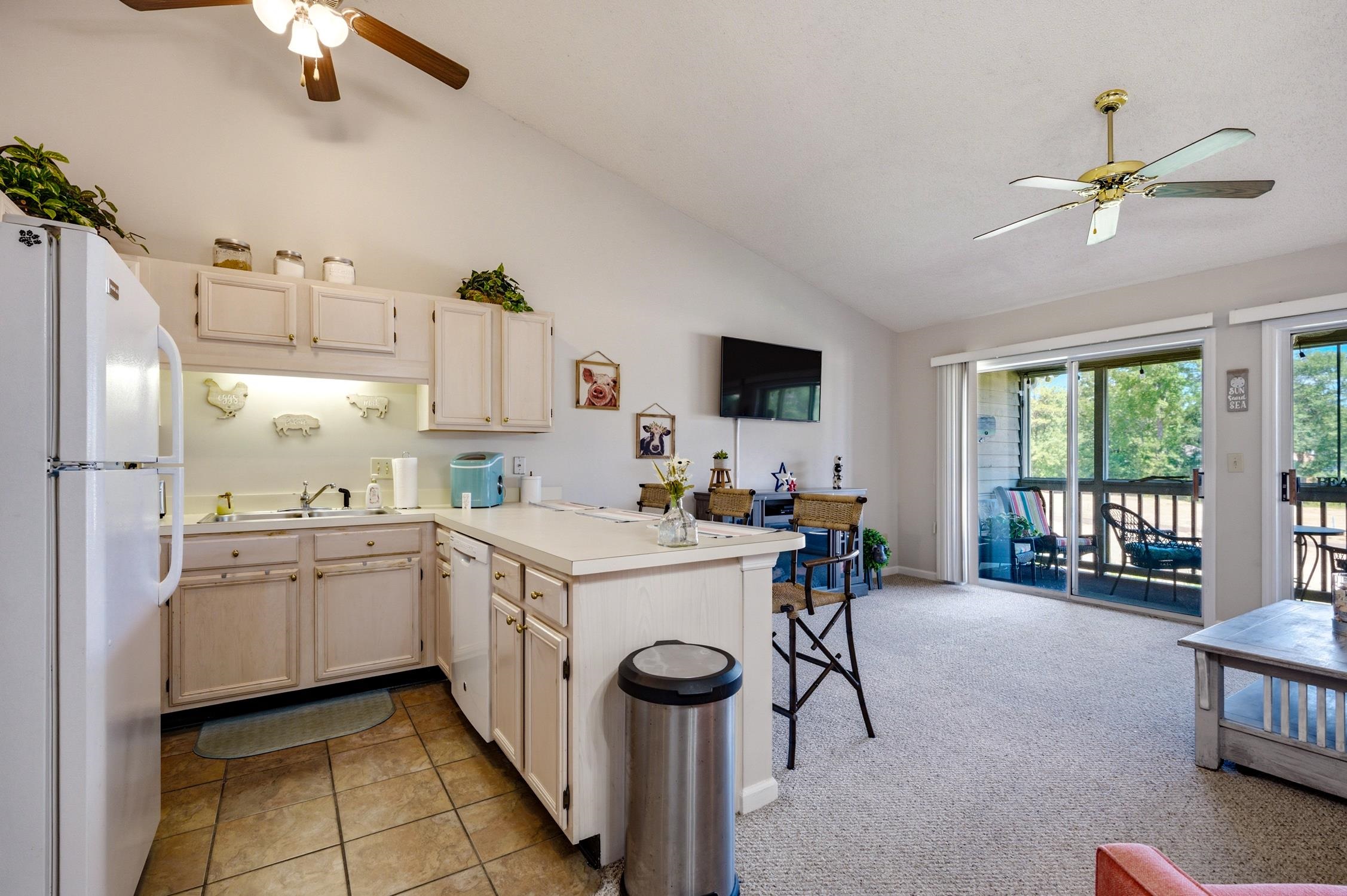 1027 Red Tree Circle Property Photo 6