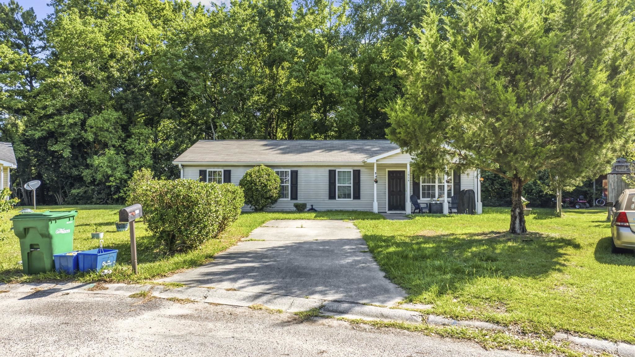 1954 Hampton Circle Property Photo 2