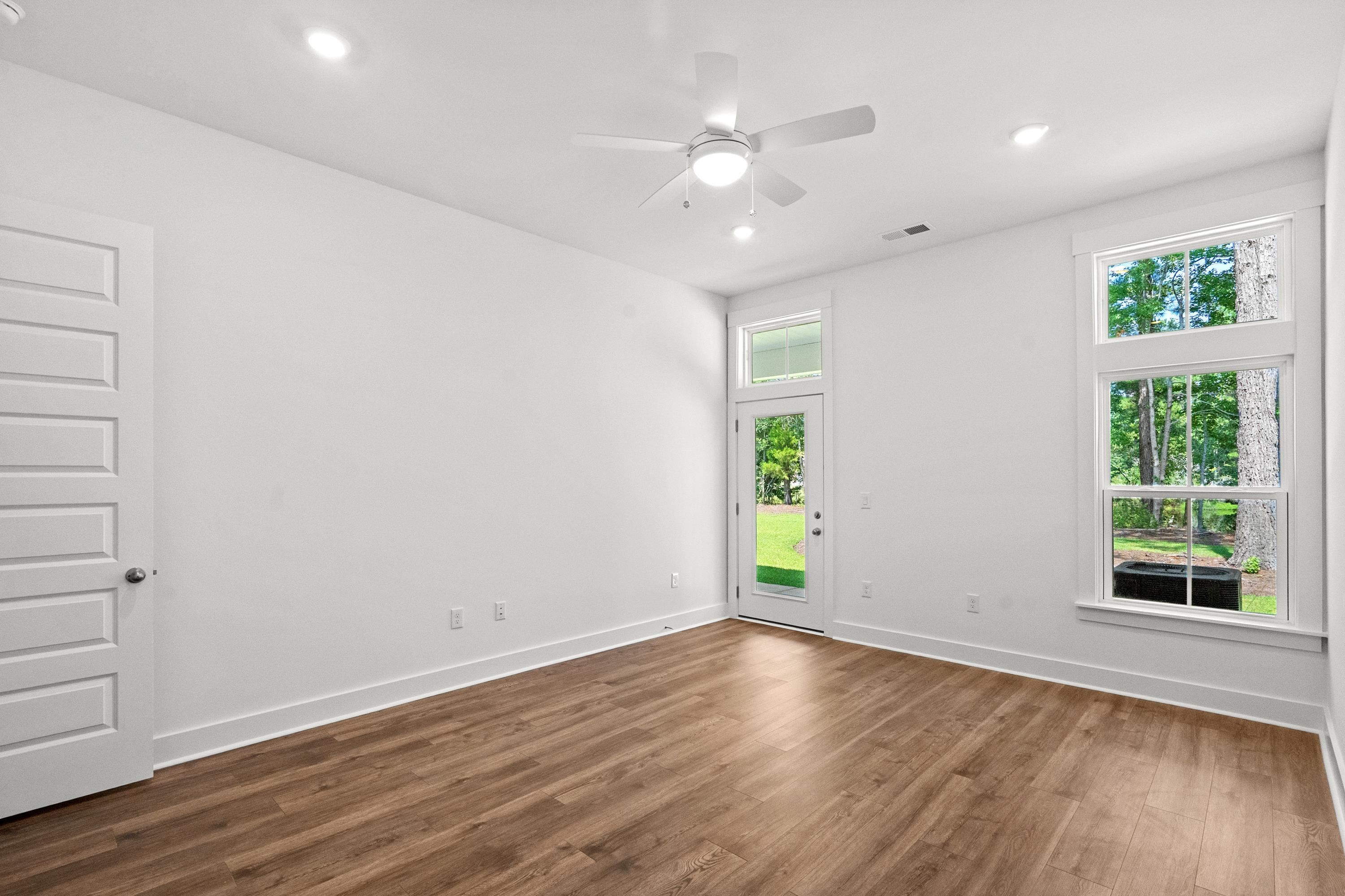 898 Foxtail Dr. Property Photo 20