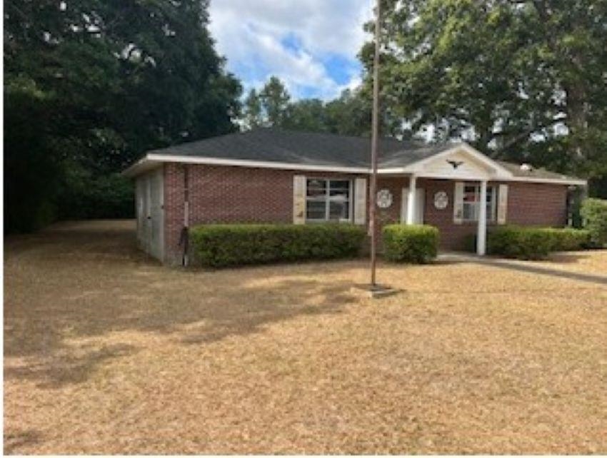 422 Ashton Dr. Property Photo 2