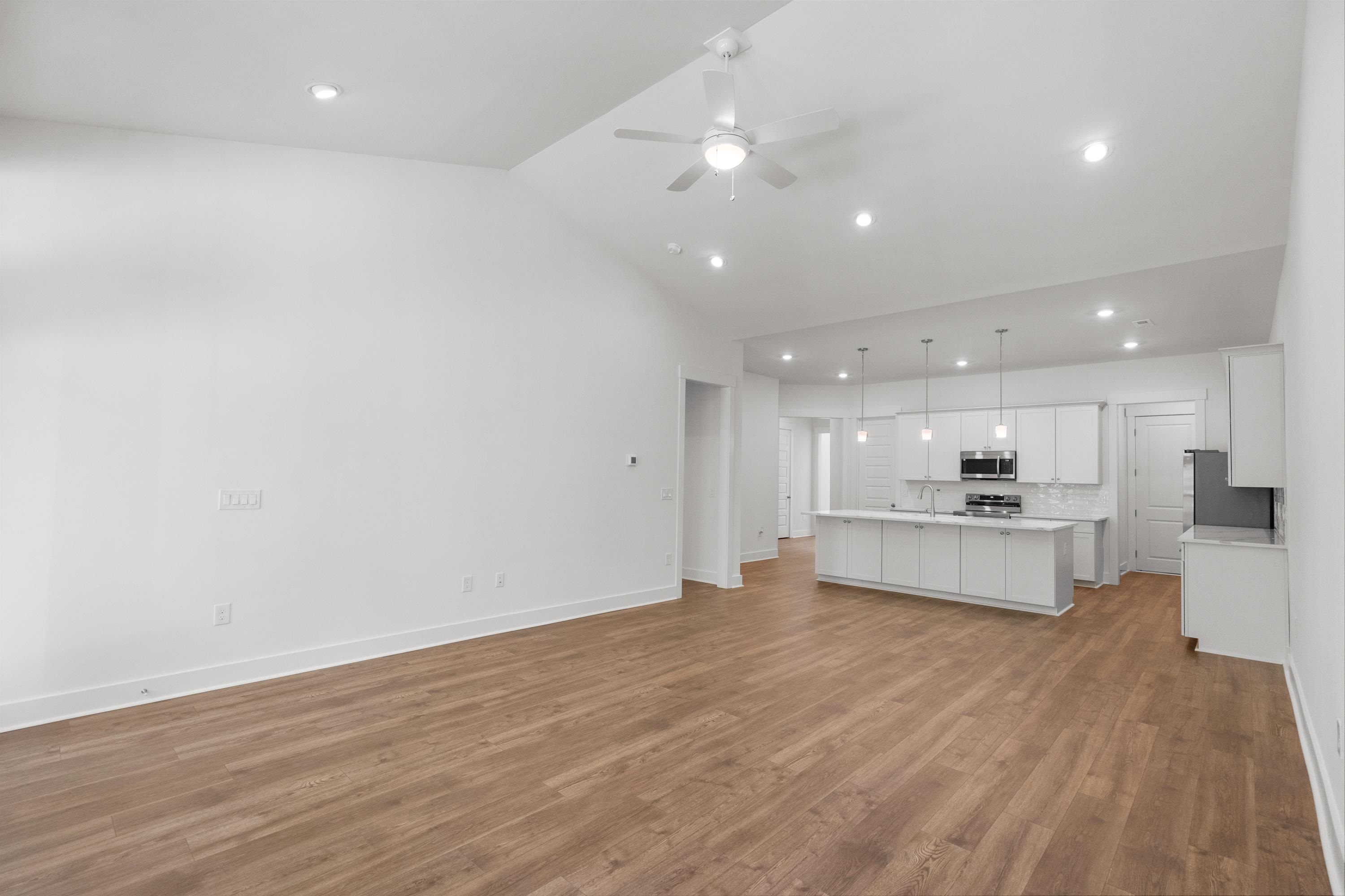 870 Foxtail Dr. Property Photo 8