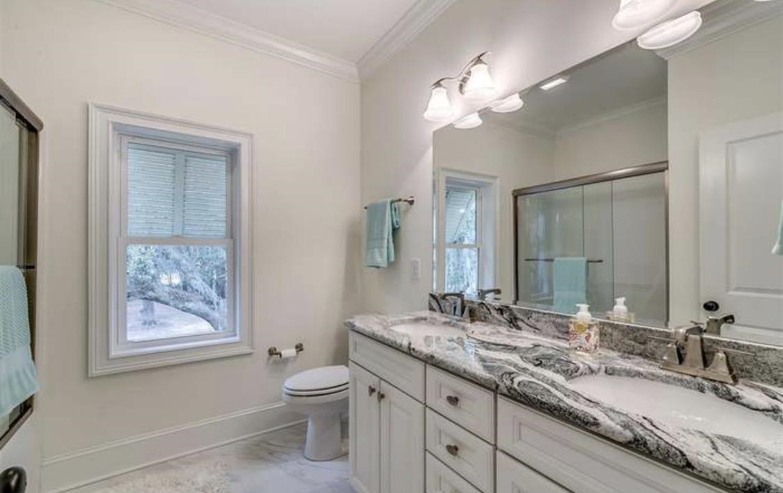 11 Flaggpoint Ln. Property Photo 10