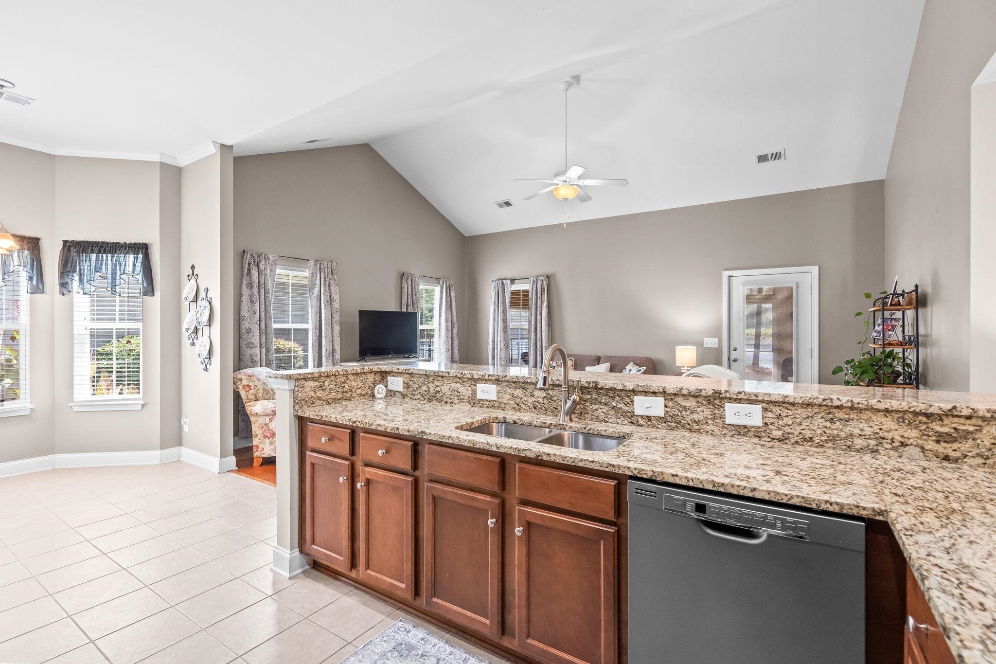158 Shady Arbor Loop Property Photo 18
