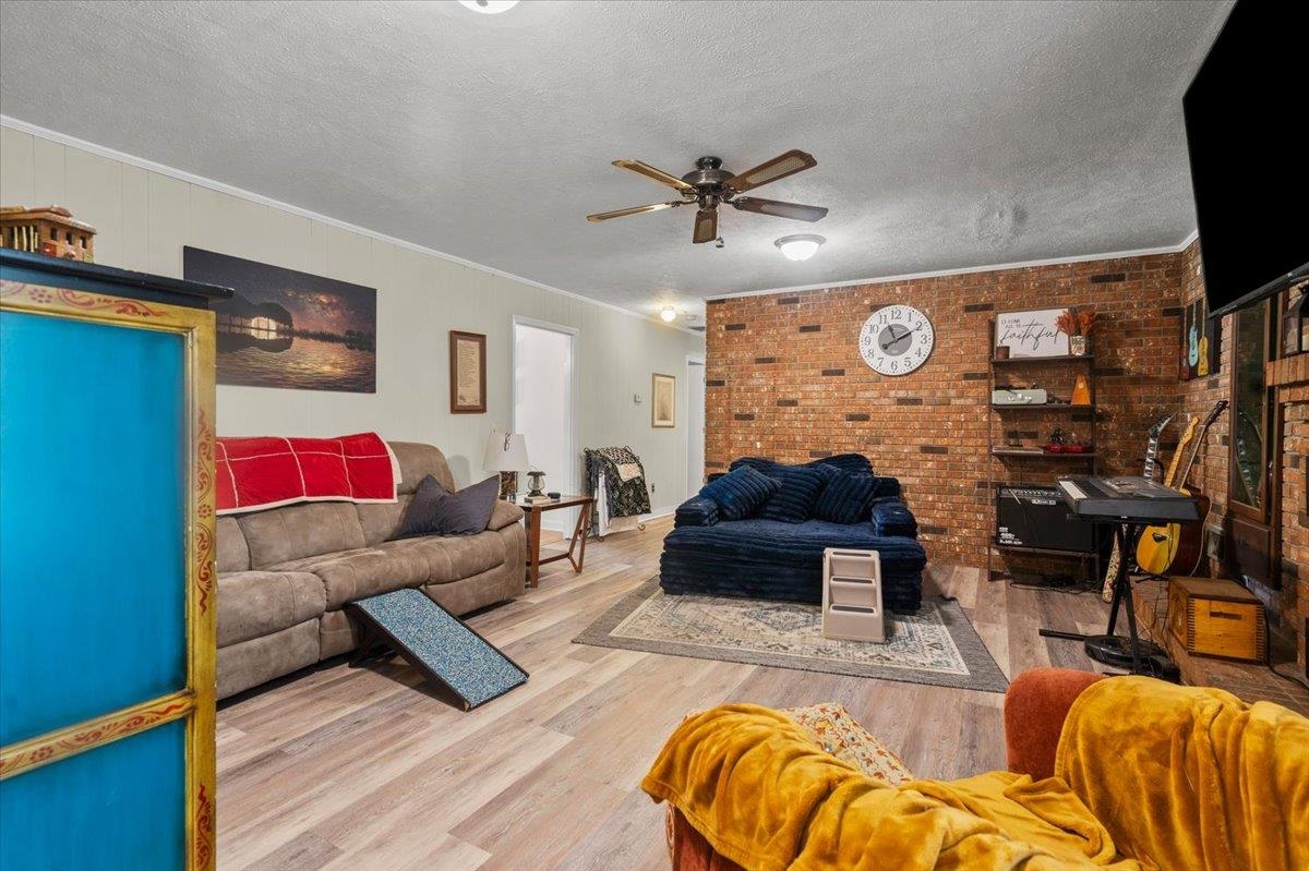 109 Oakdale Ct. Property Photo 6