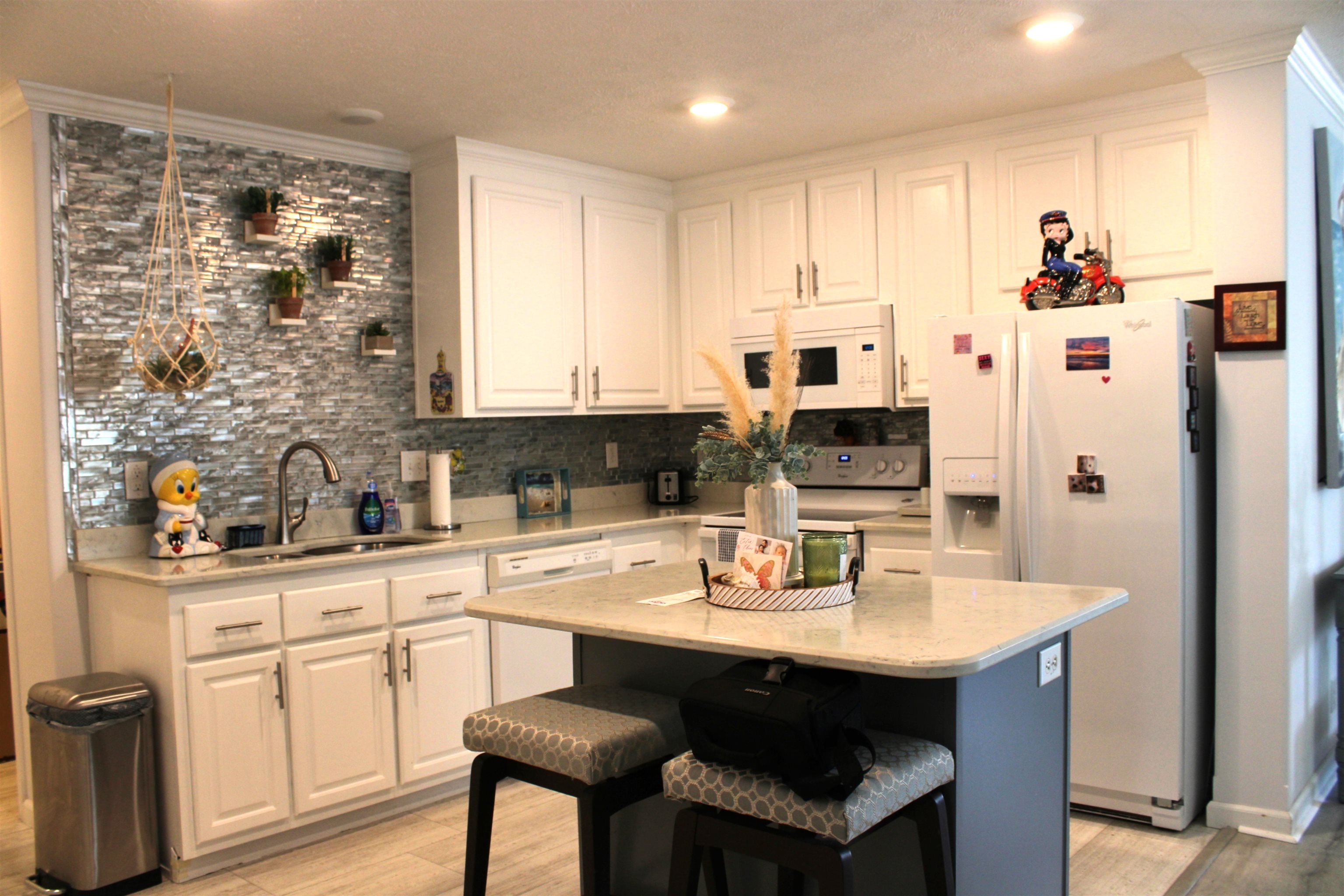 390 Walden Lake Rd. Property Photo 5