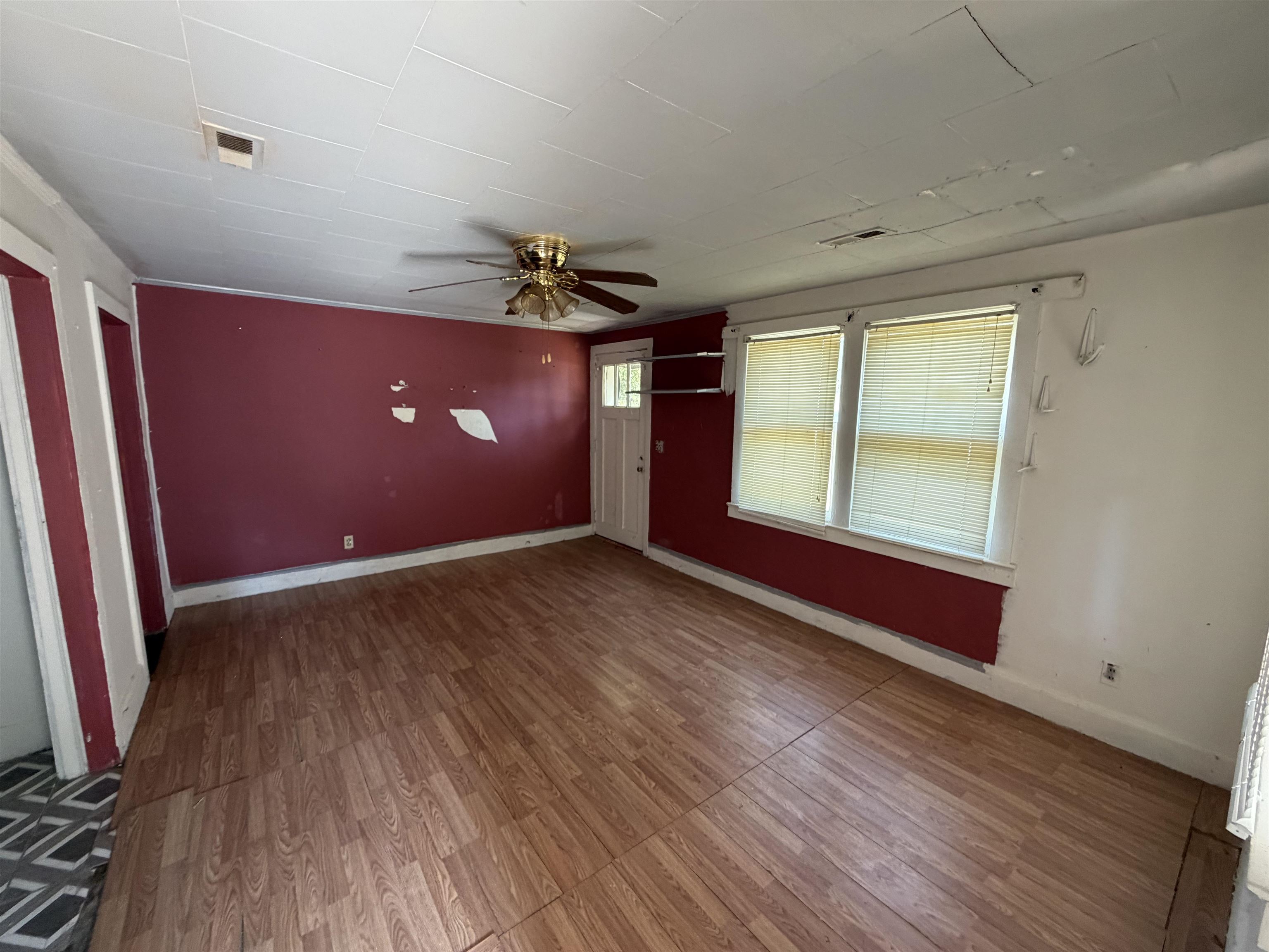224 E Brooks St. Property Photo 3