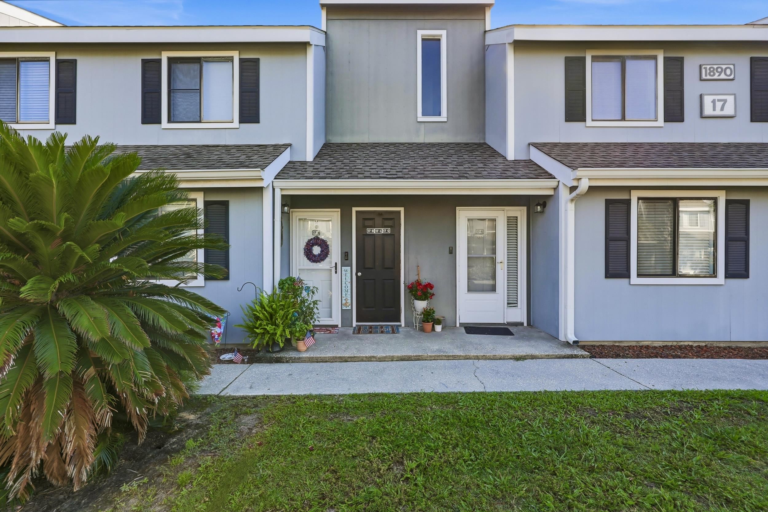 1890 Colony Dr. Property Photo 2