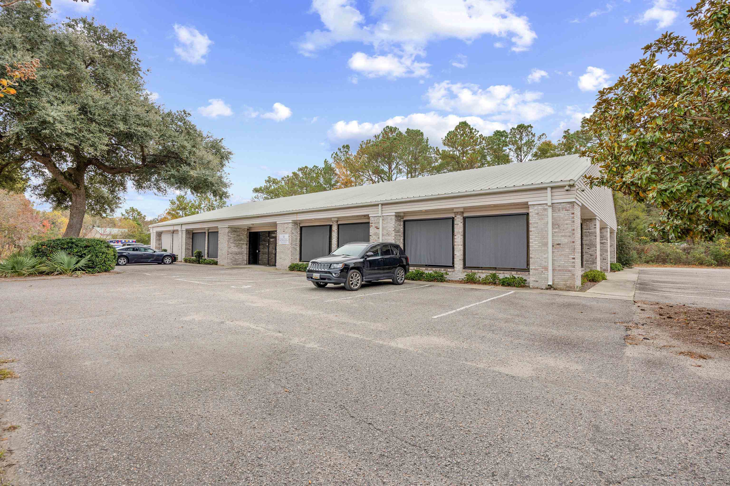 313 Commerce Dr. Property Photo 4
