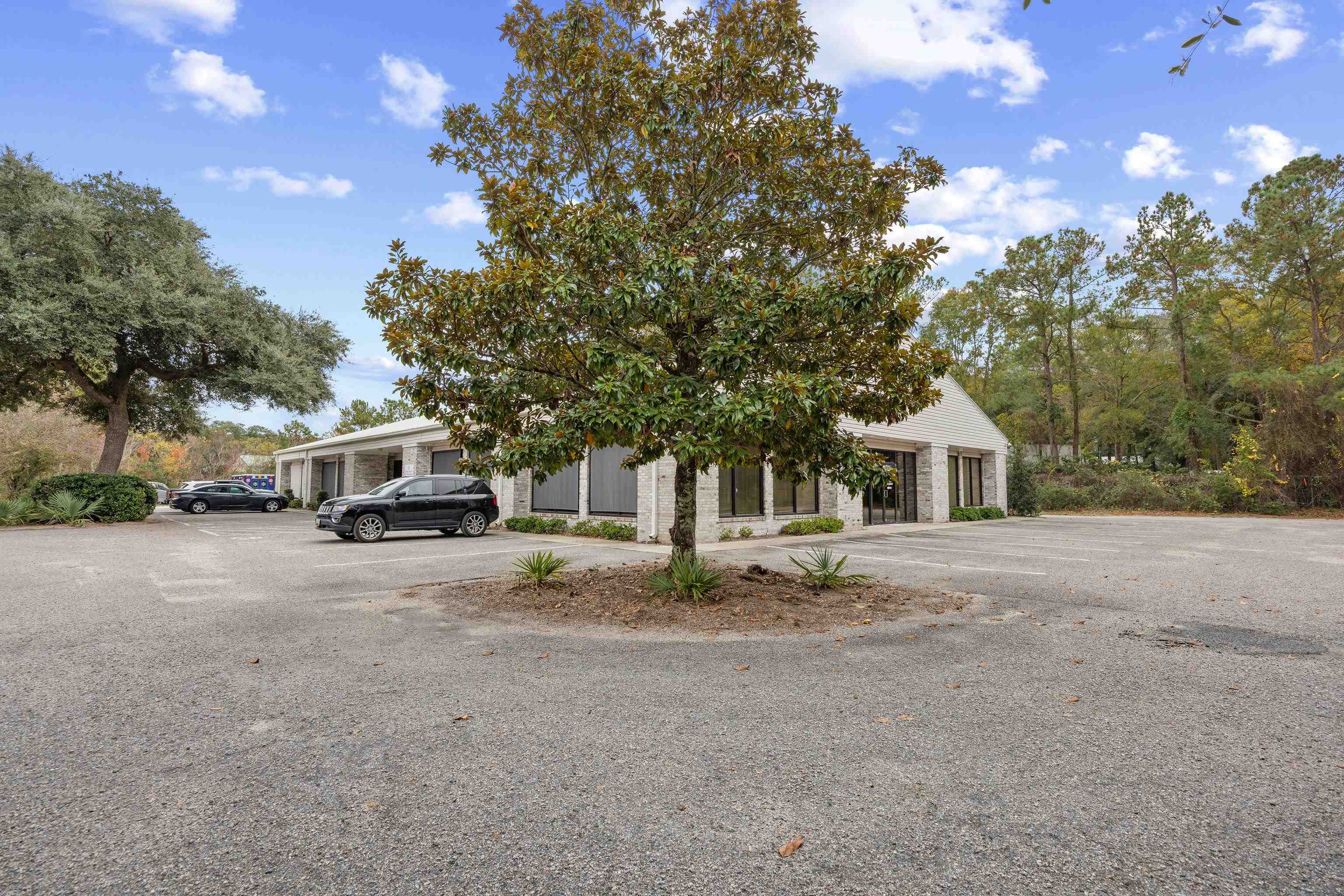 313 Commerce Dr. Property Photo 32