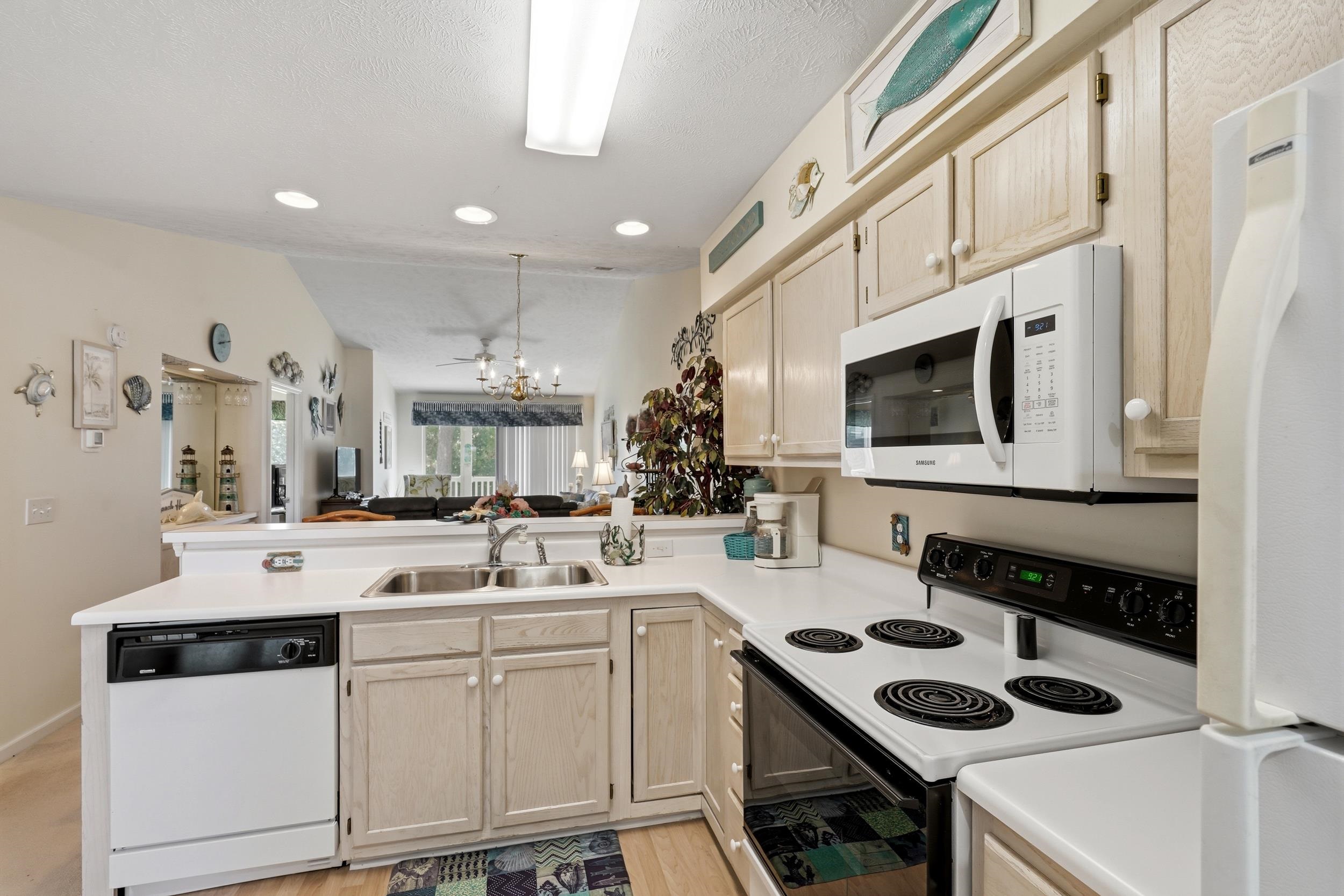 684 Tupelo Ln. Property Photo 2