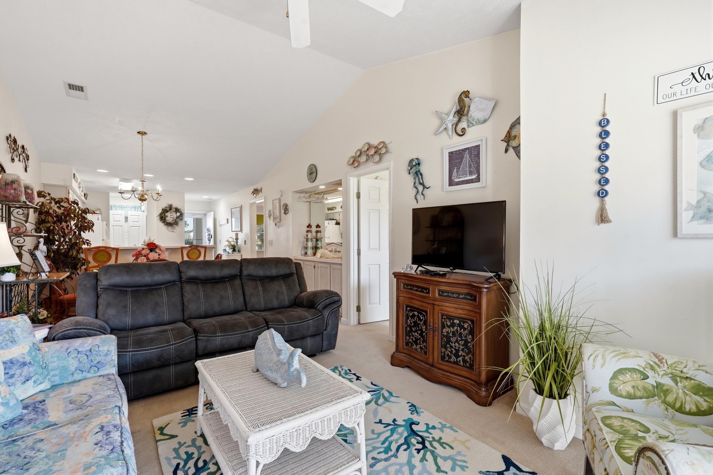 684 Tupelo Ln. Property Photo 10