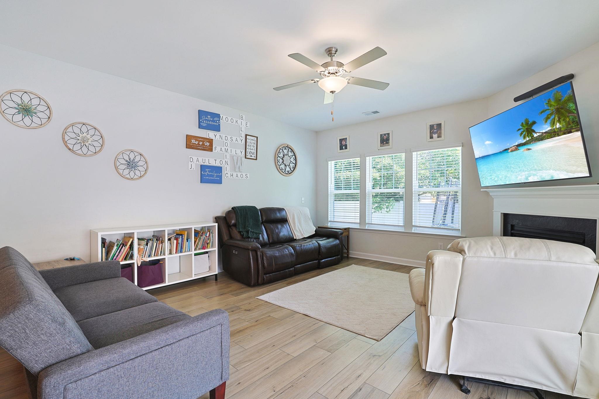 568 Canborough Lane Property Photo 3