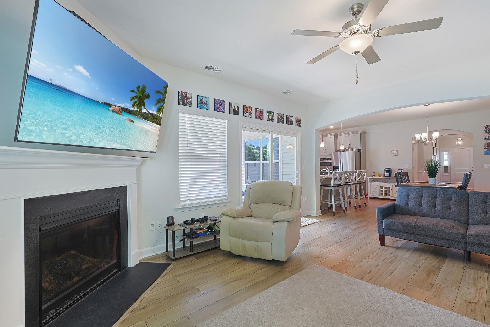 568 Canborough Lane Property Photo 4