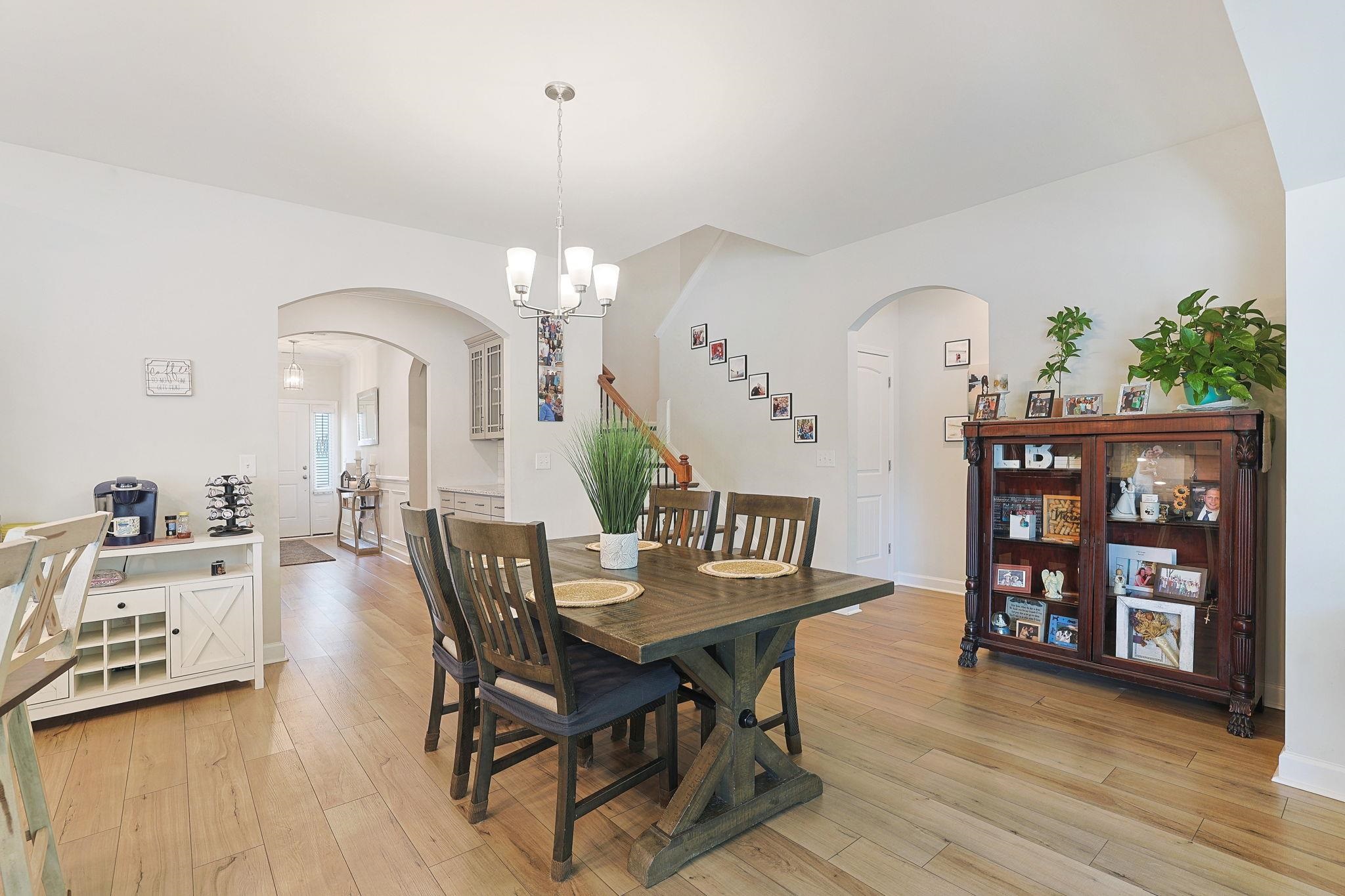 568 Canborough Lane Property Photo 7