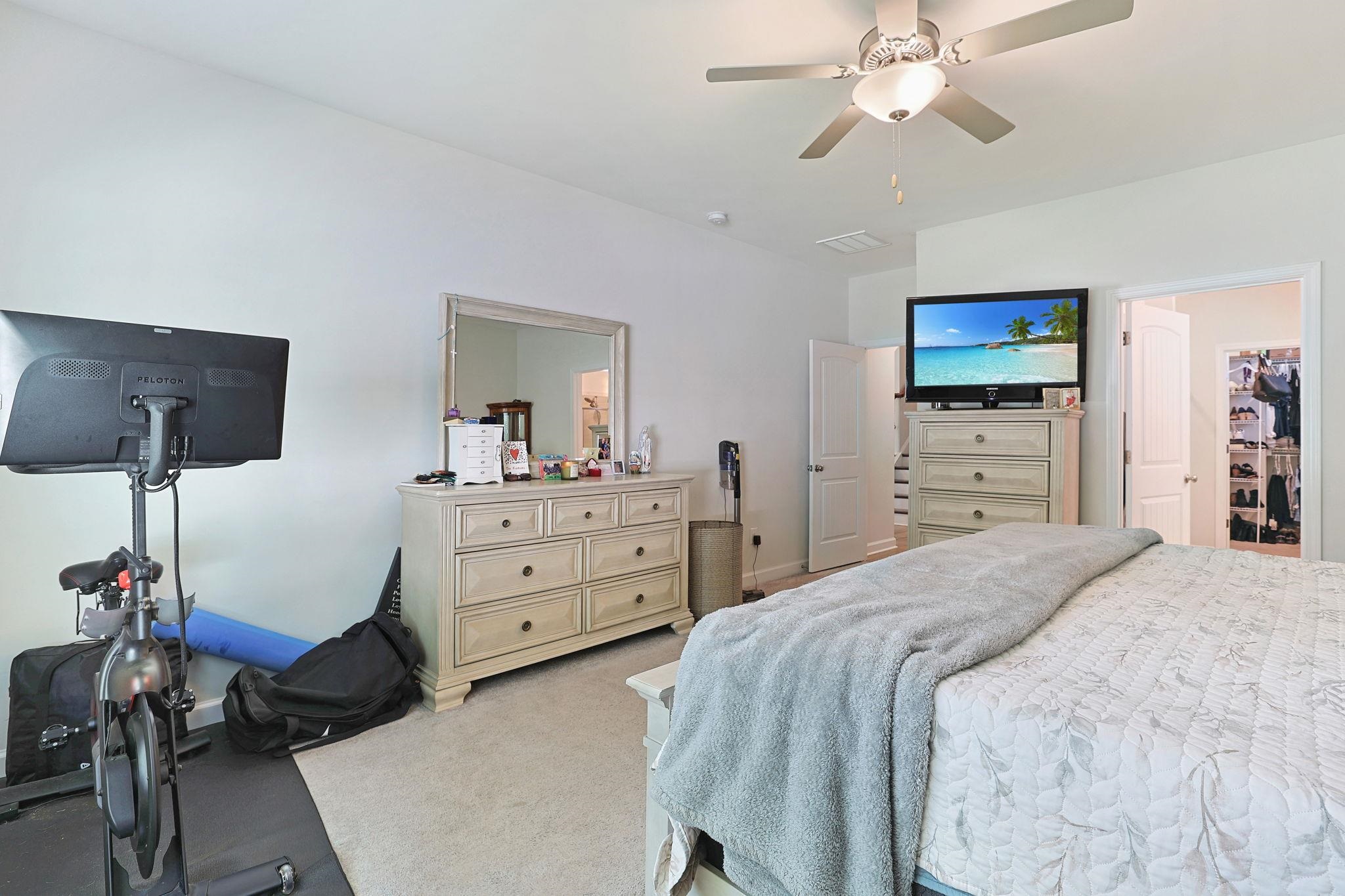 568 Canborough Lane Property Photo 17