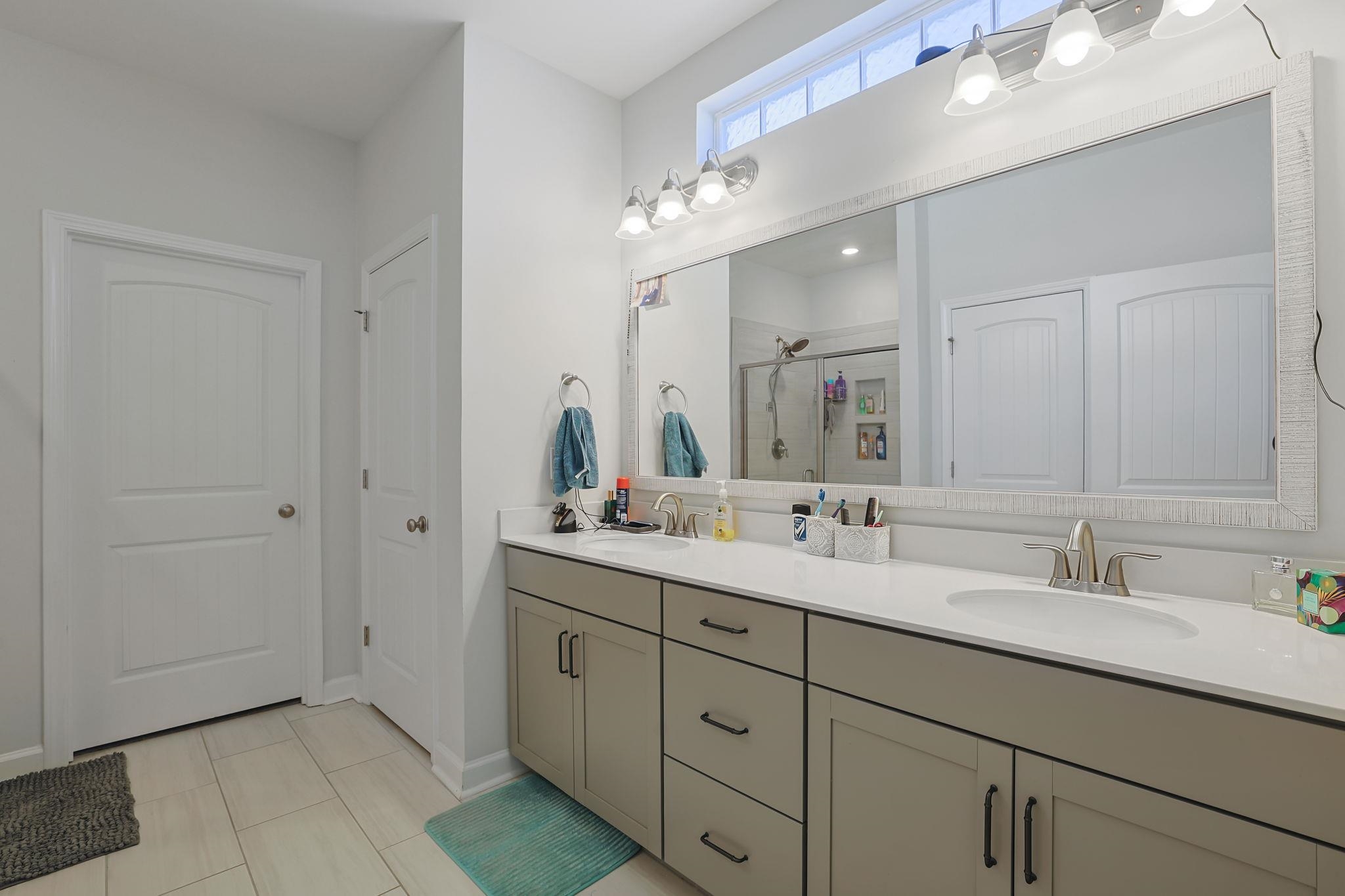 568 Canborough Lane Property Photo 18