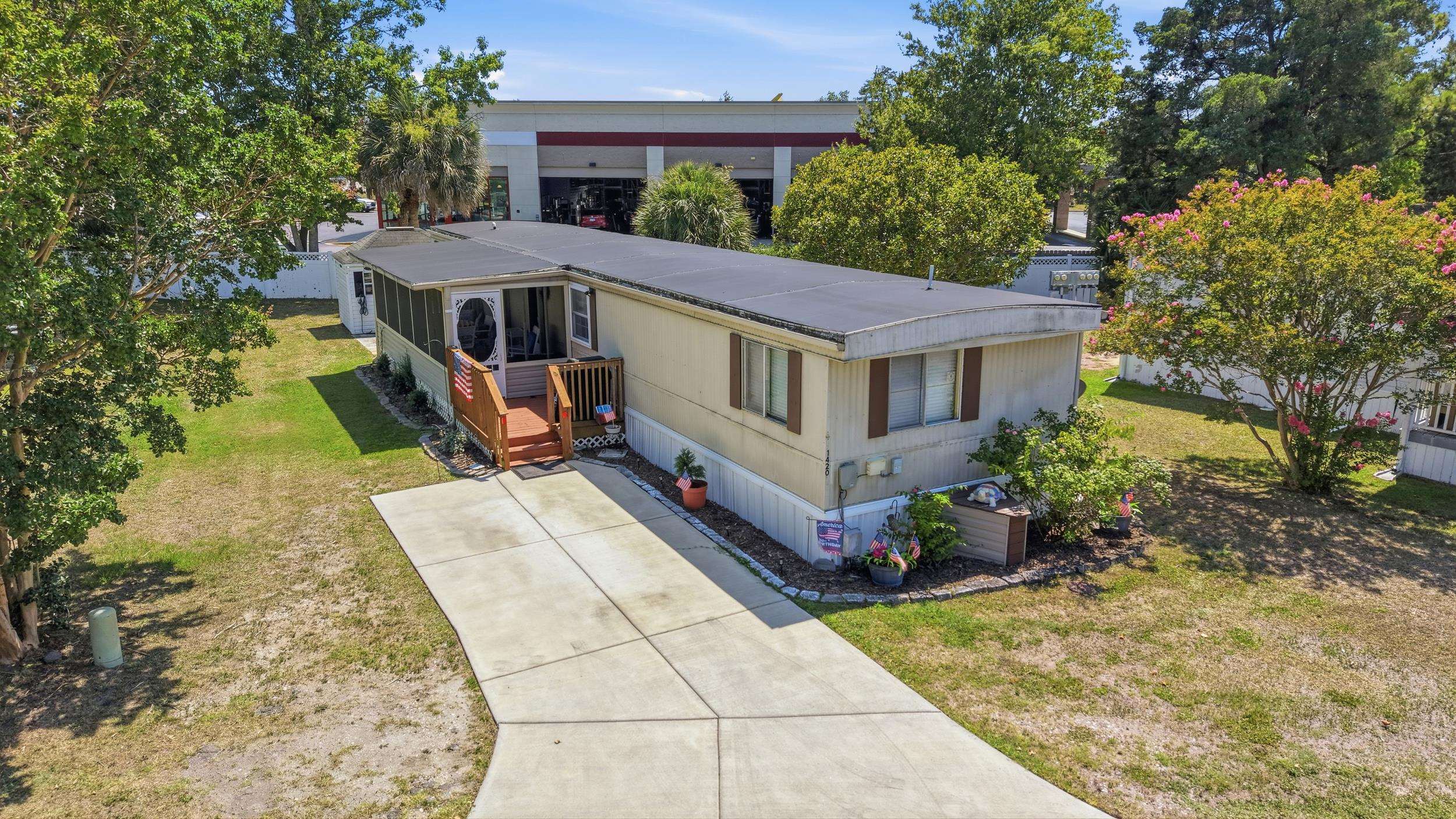 1420 Circle Dr. Property Photo 32