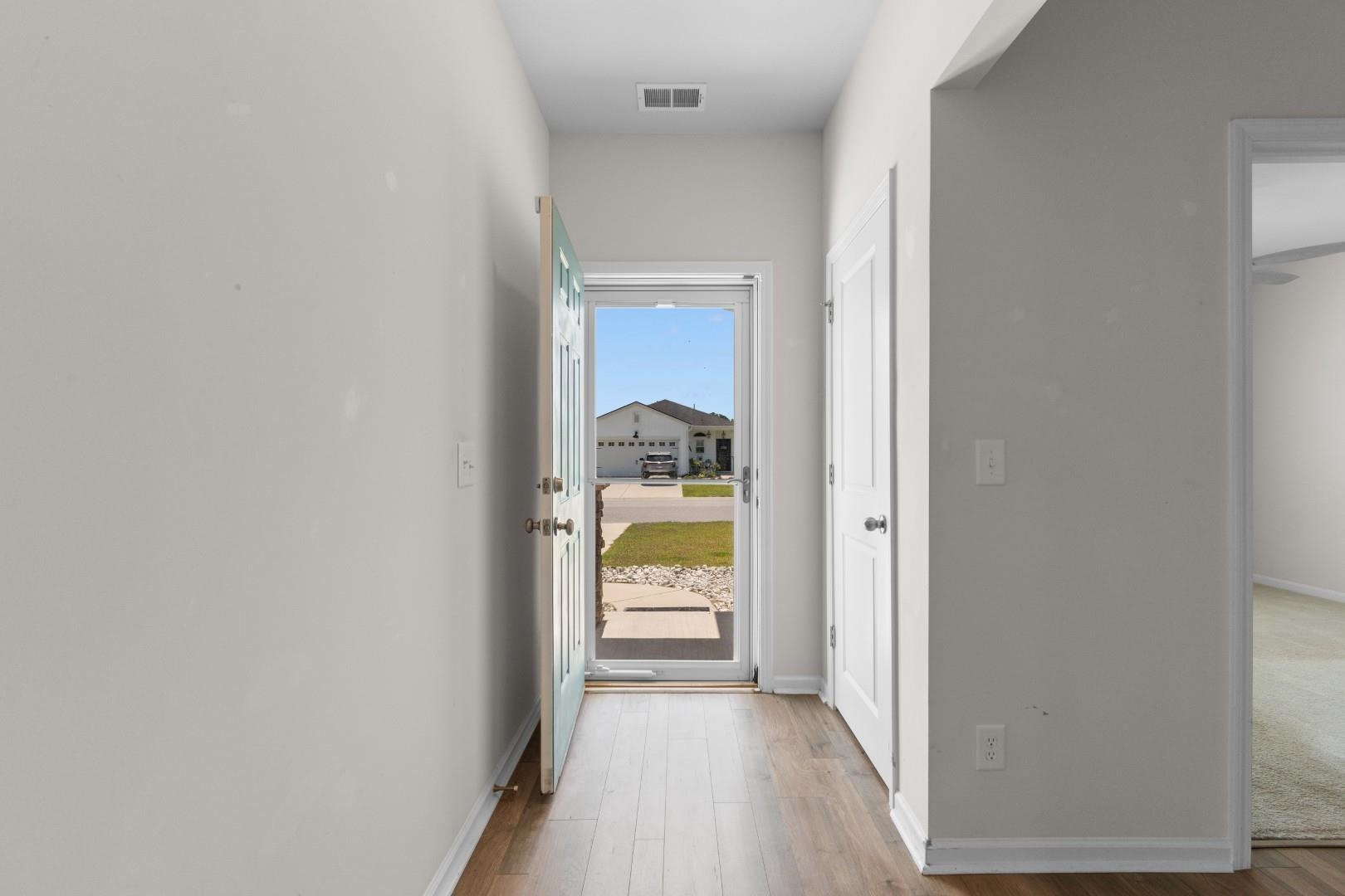 157 Cypress Tree Loop Property Photo 3