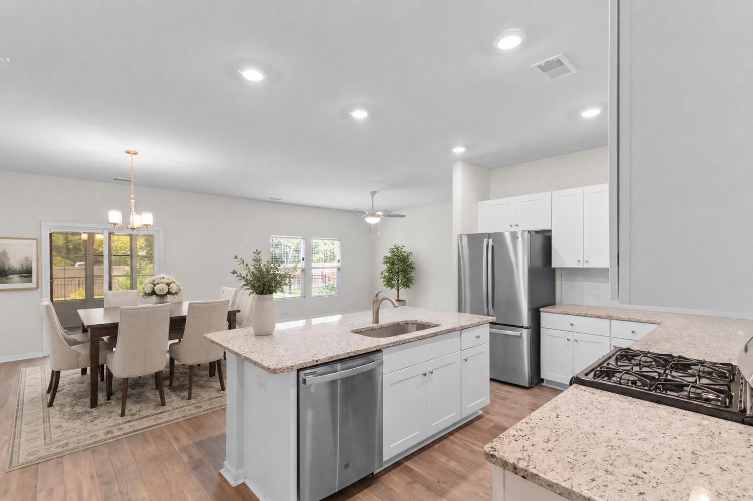 157 Cypress Tree Loop Property Photo 4