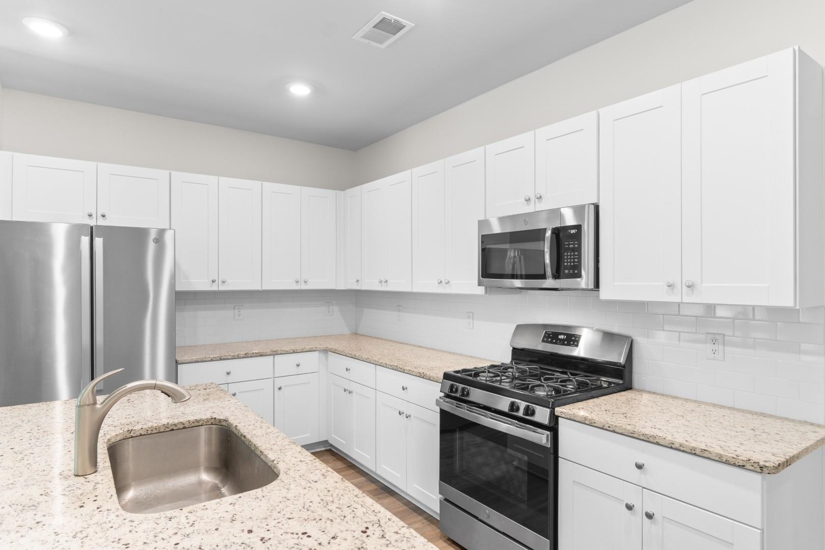 157 Cypress Tree Loop Property Photo 5