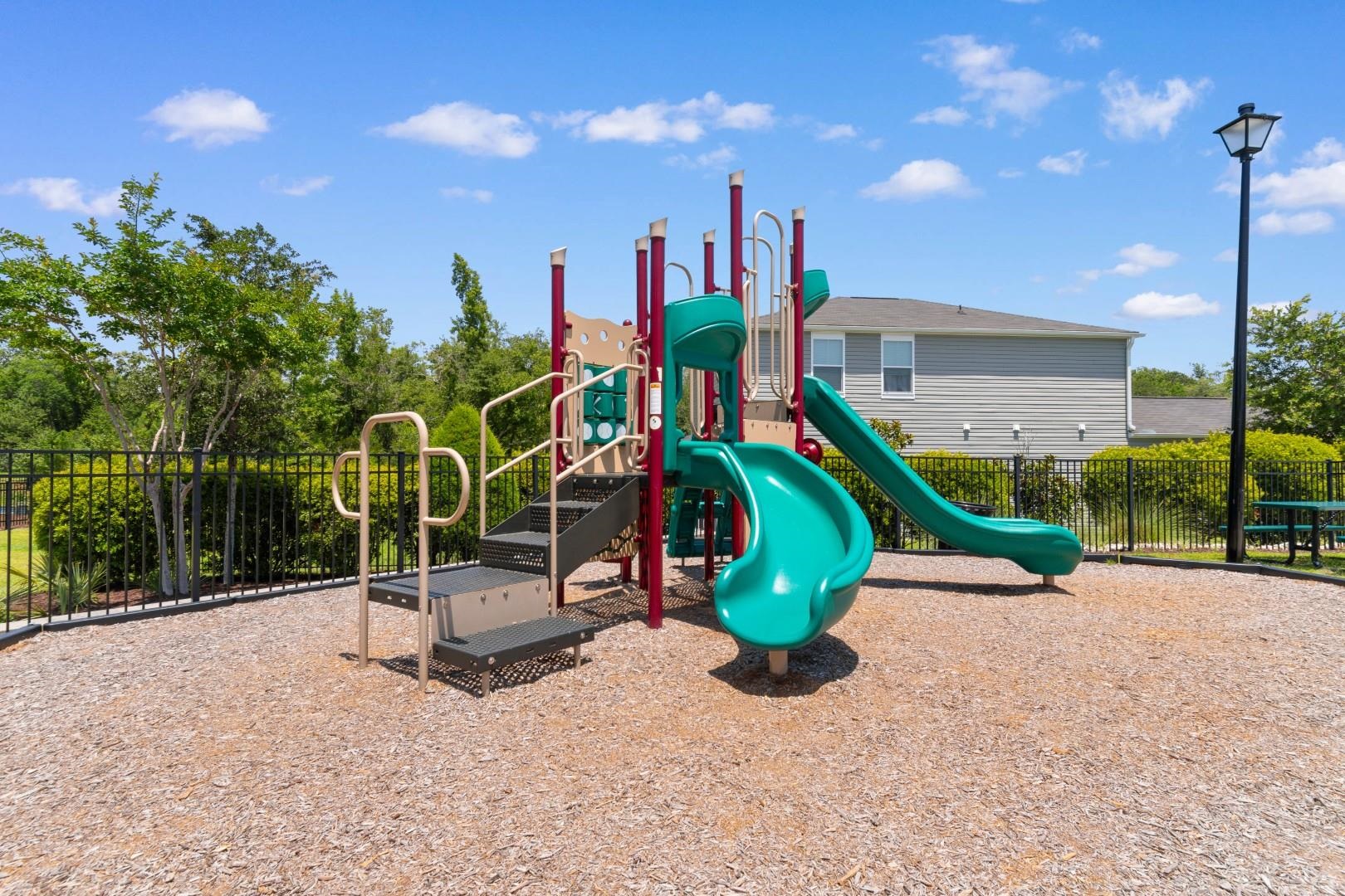 157 Cypress Tree Loop Property Photo 33