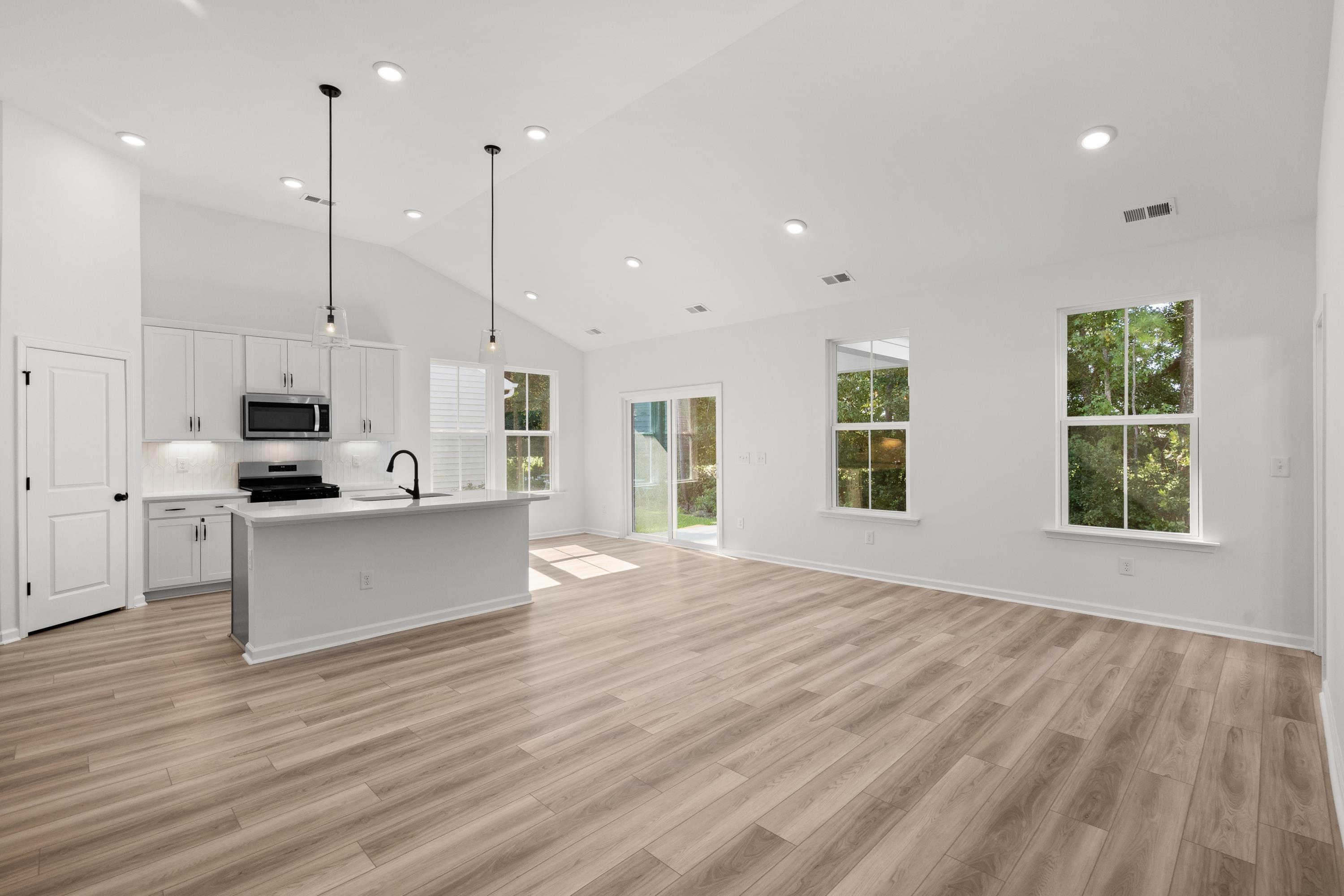 809 Sun Colony Blvd. Property Photo 10
