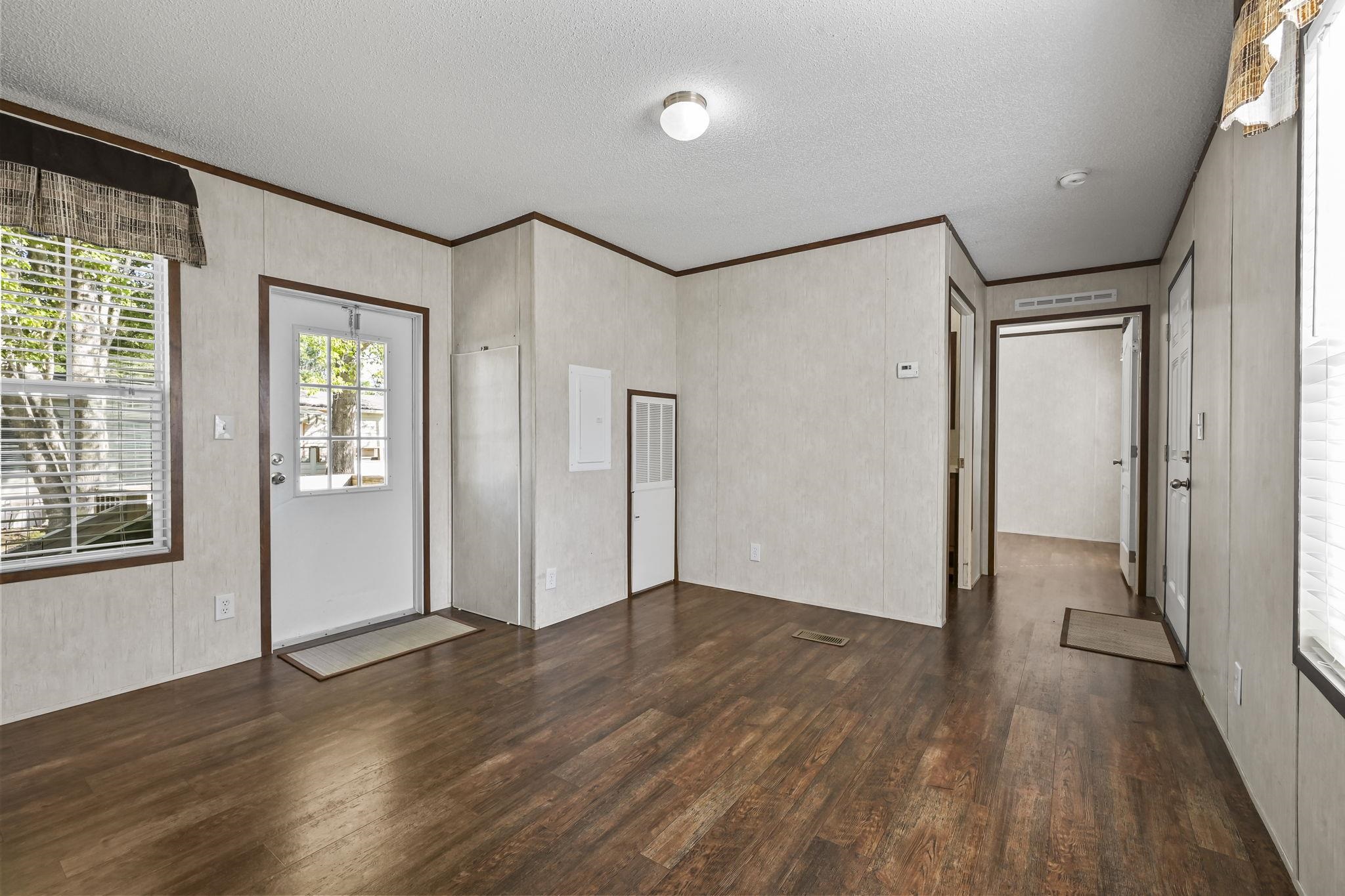 7579 Lacy Dr. Property Photo 3