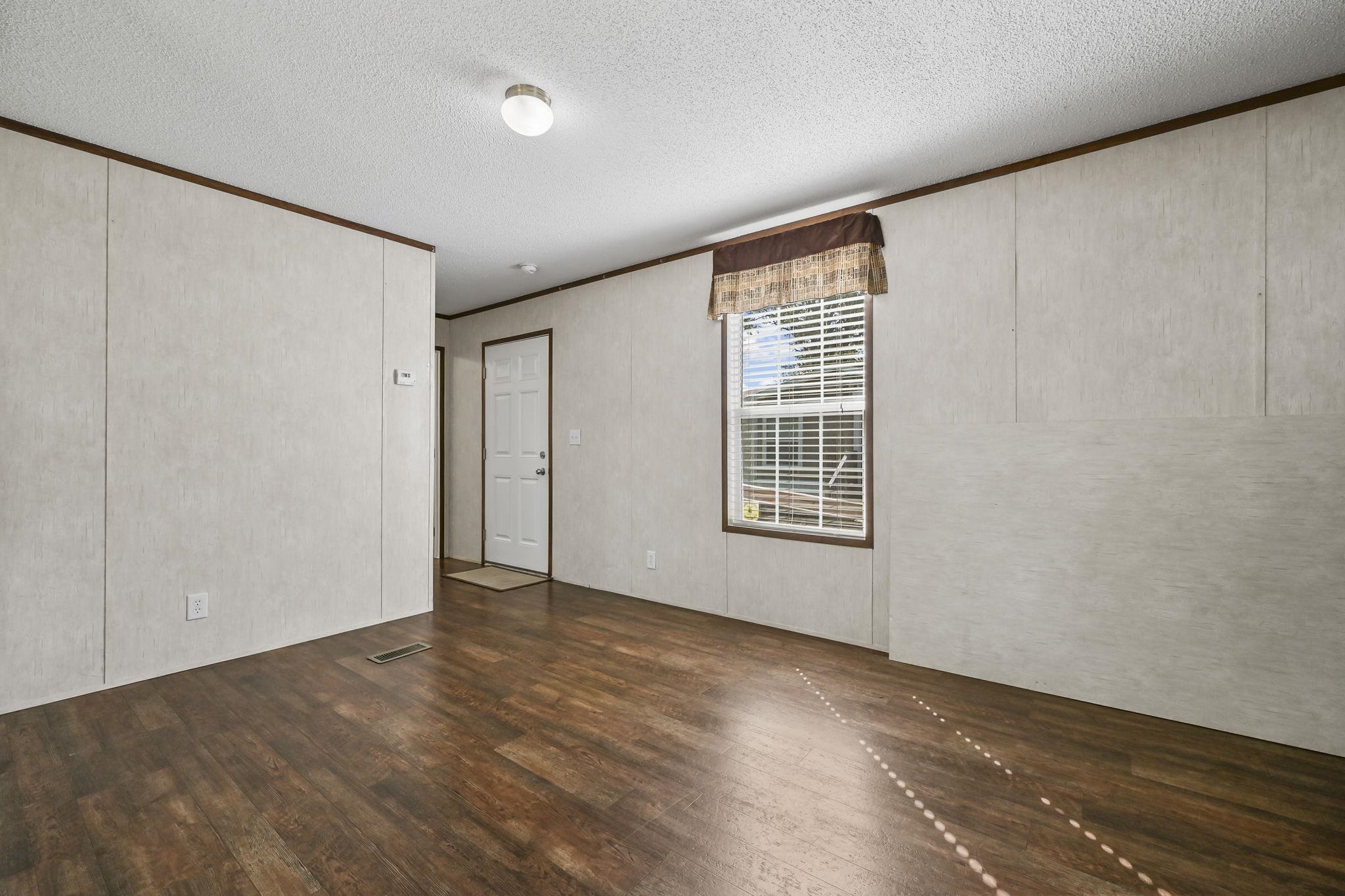 7579 Lacy Dr. Property Photo 4