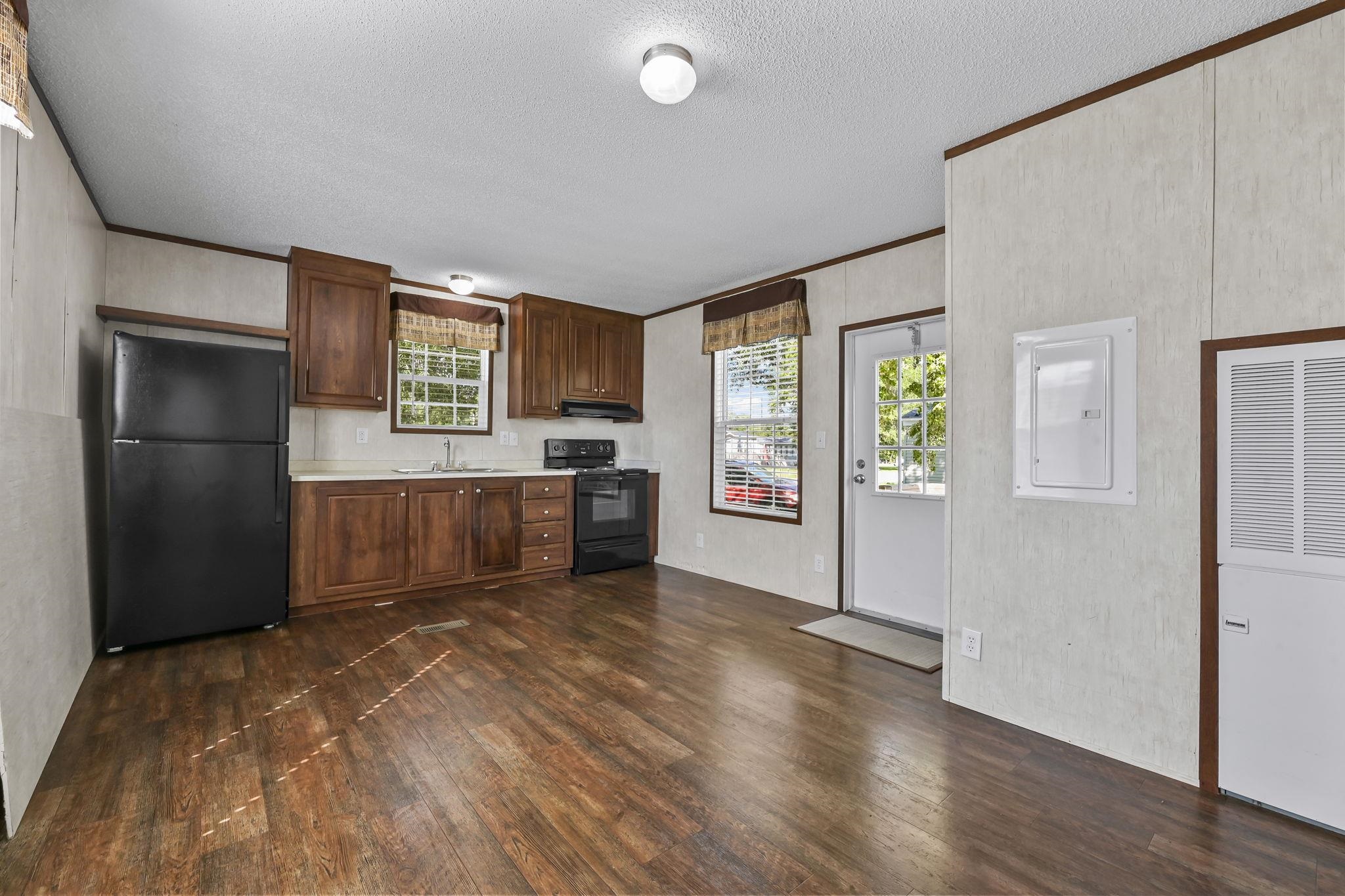 7579 Lacy Dr. Property Photo 5