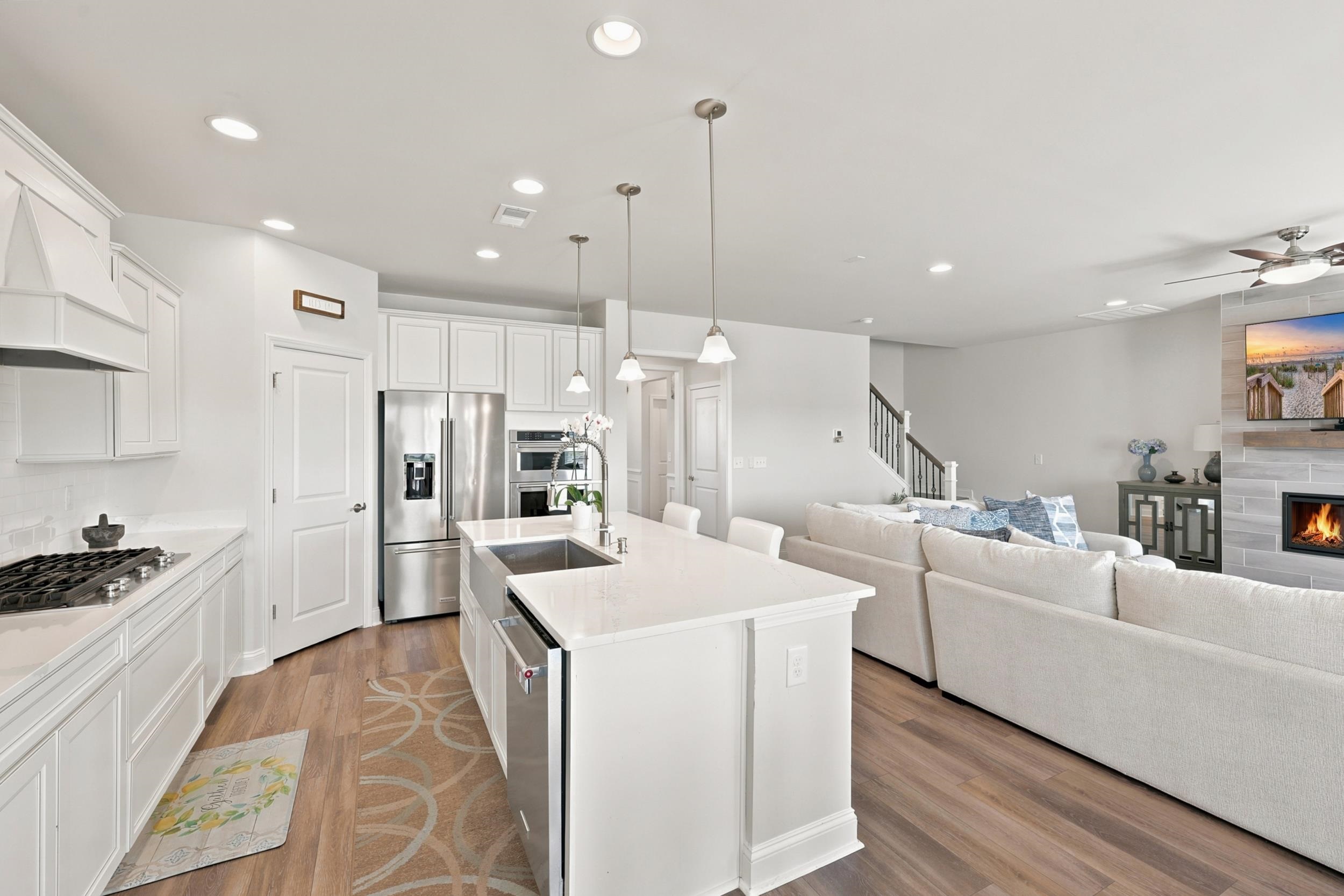 1537 Villena Dr. Property Photo 8