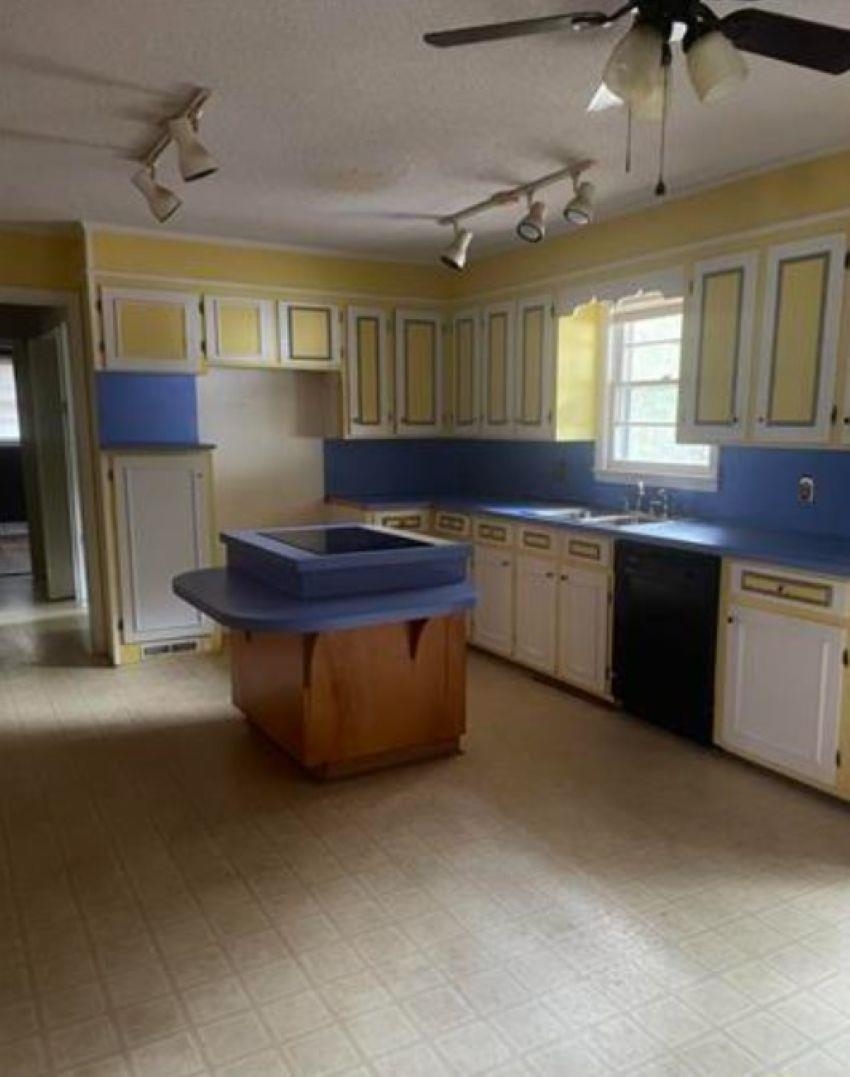 108 Swails St Property Photo 3