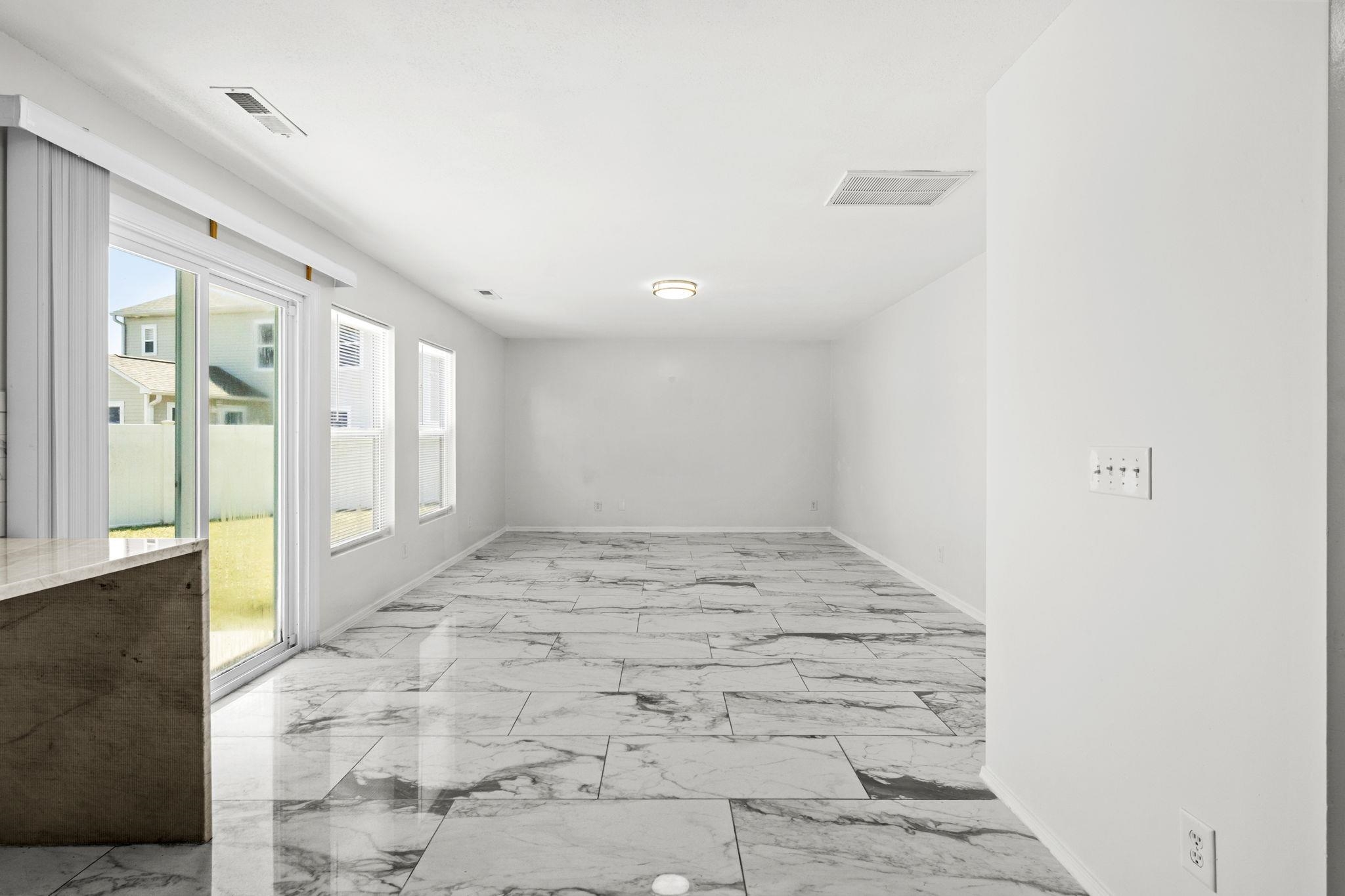 729 Dragon Fly Dr. Property Photo 10
