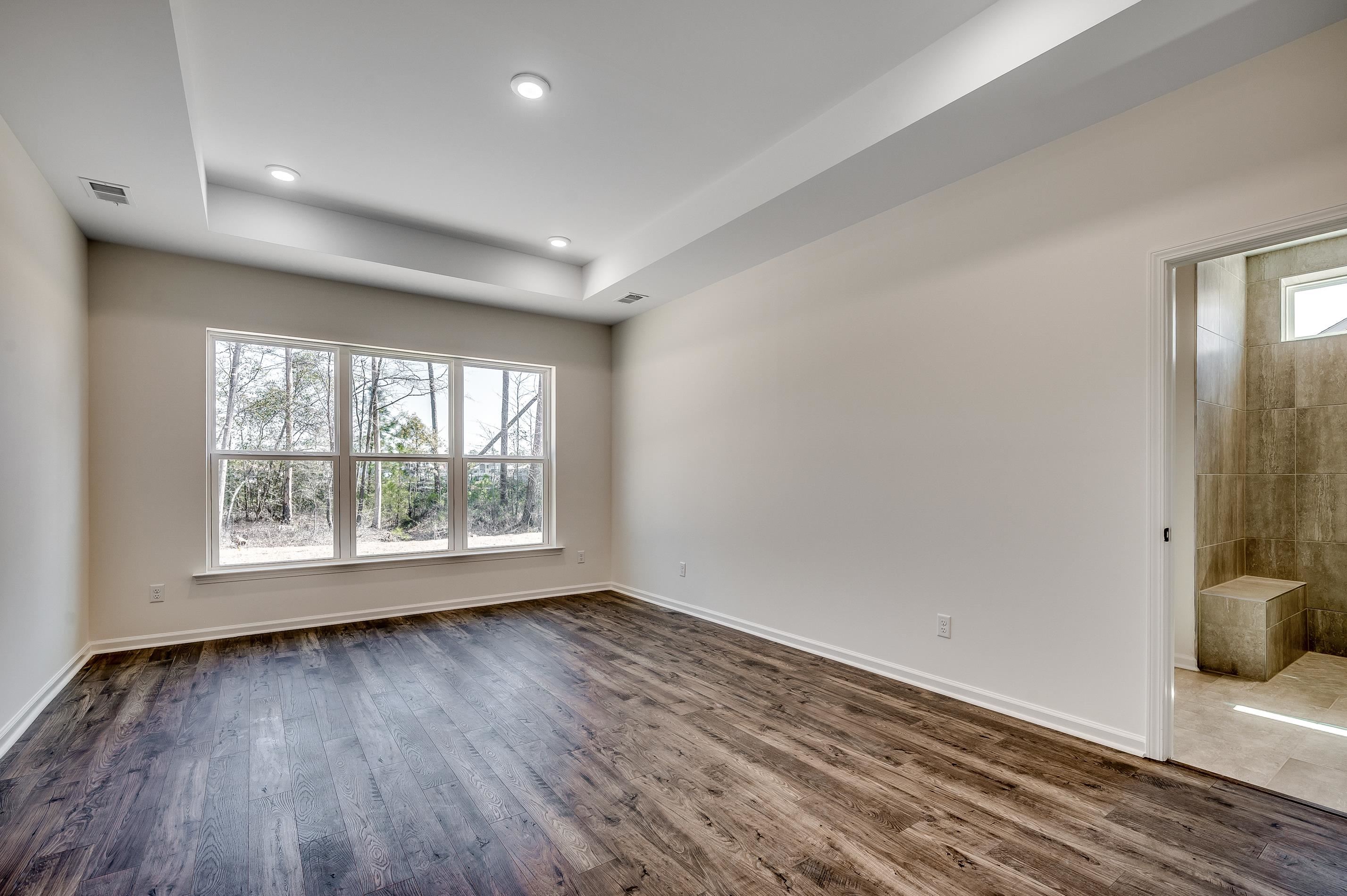 3073 Claredon St Property Photo 17