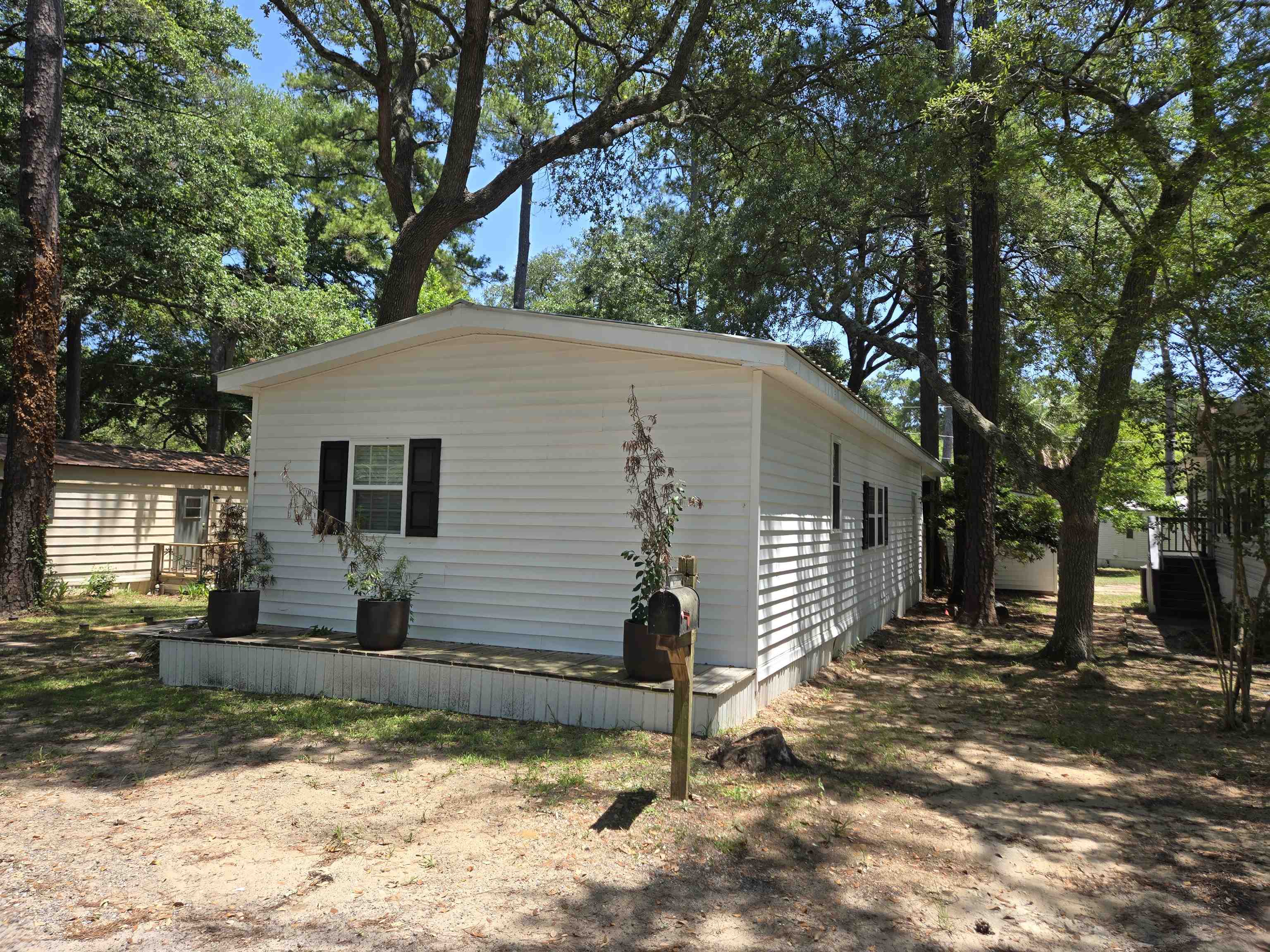 507 Club House Rd. Property Photo 2