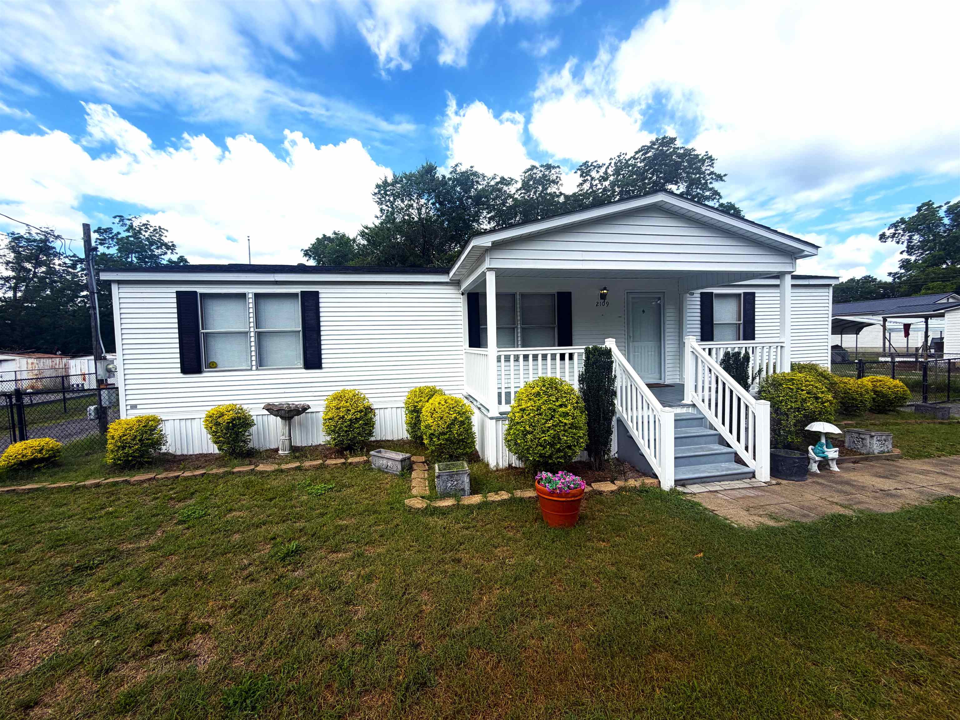 2109 N Church St. Property Photo 1