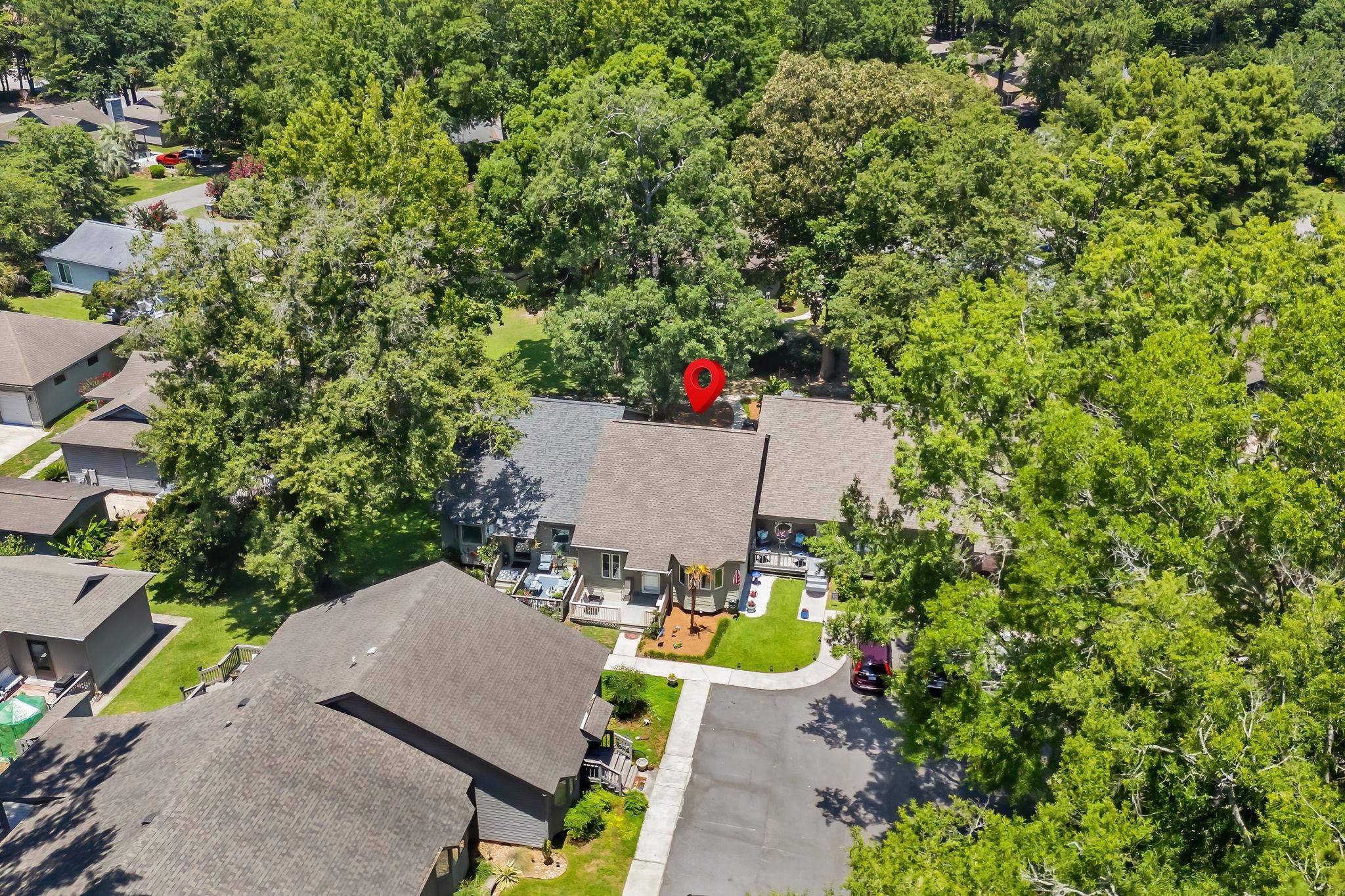 812 Villas Ct. Property Photo 2