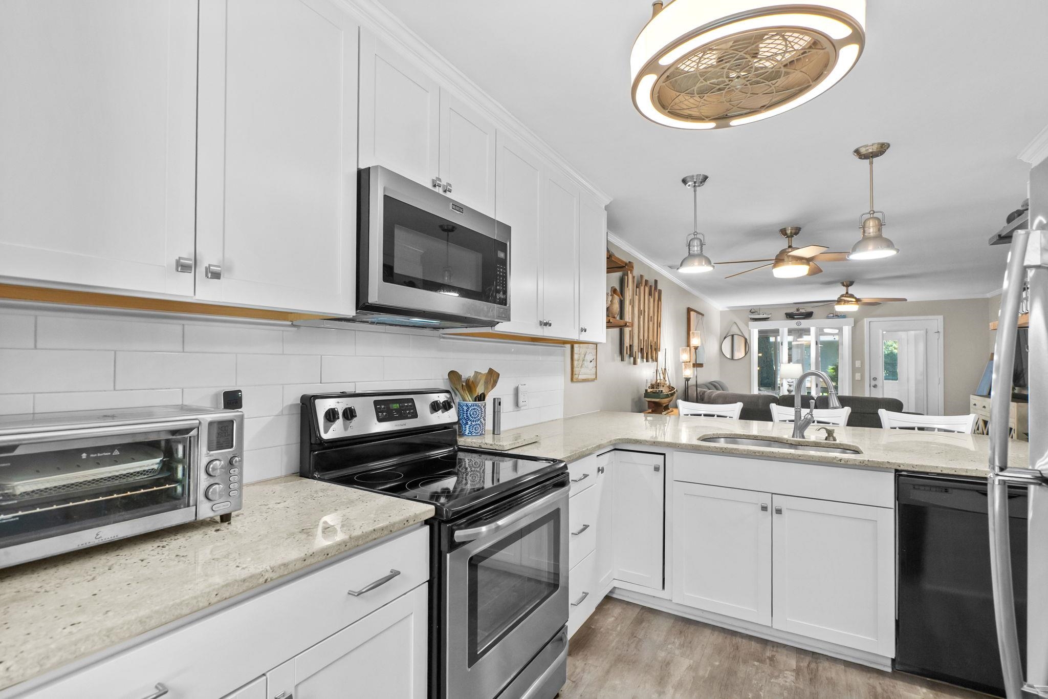 812 Villas Ct. Property Photo 17