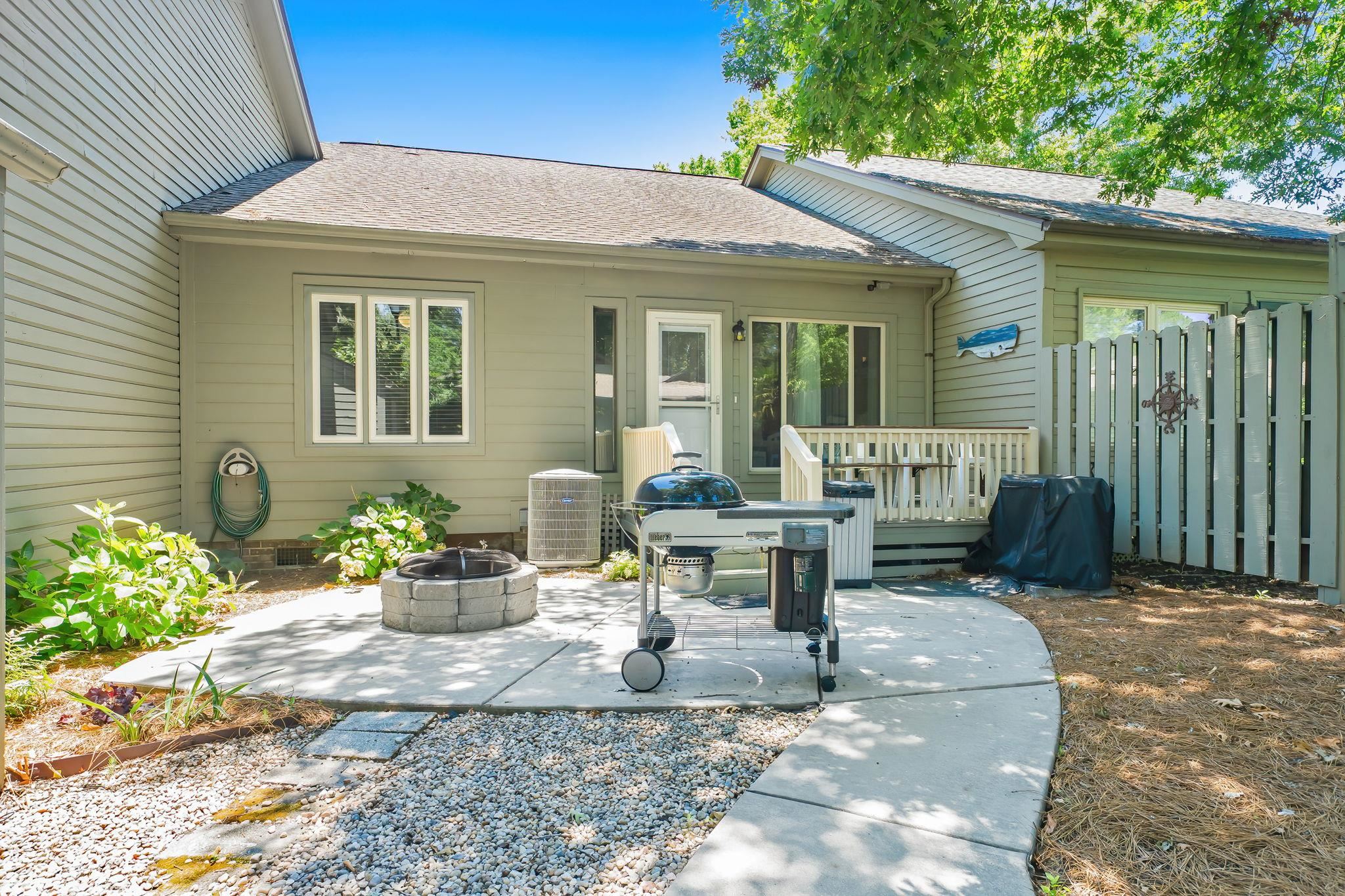 812 Villas Ct. Property Photo 27
