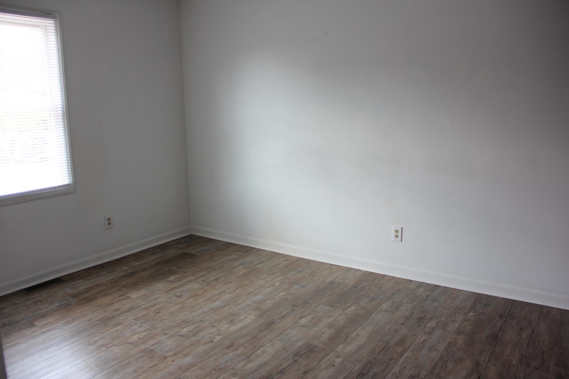 1557 Elizabeth Rd. Property Photo 10