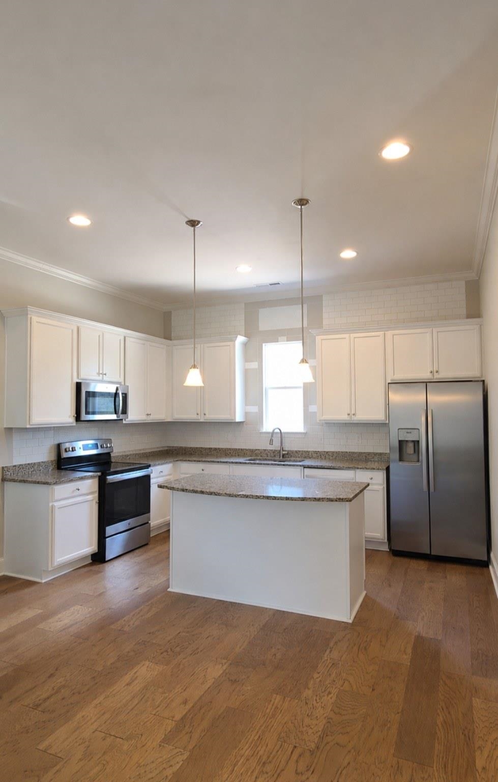 855 Rosa Circle Property Photo 3