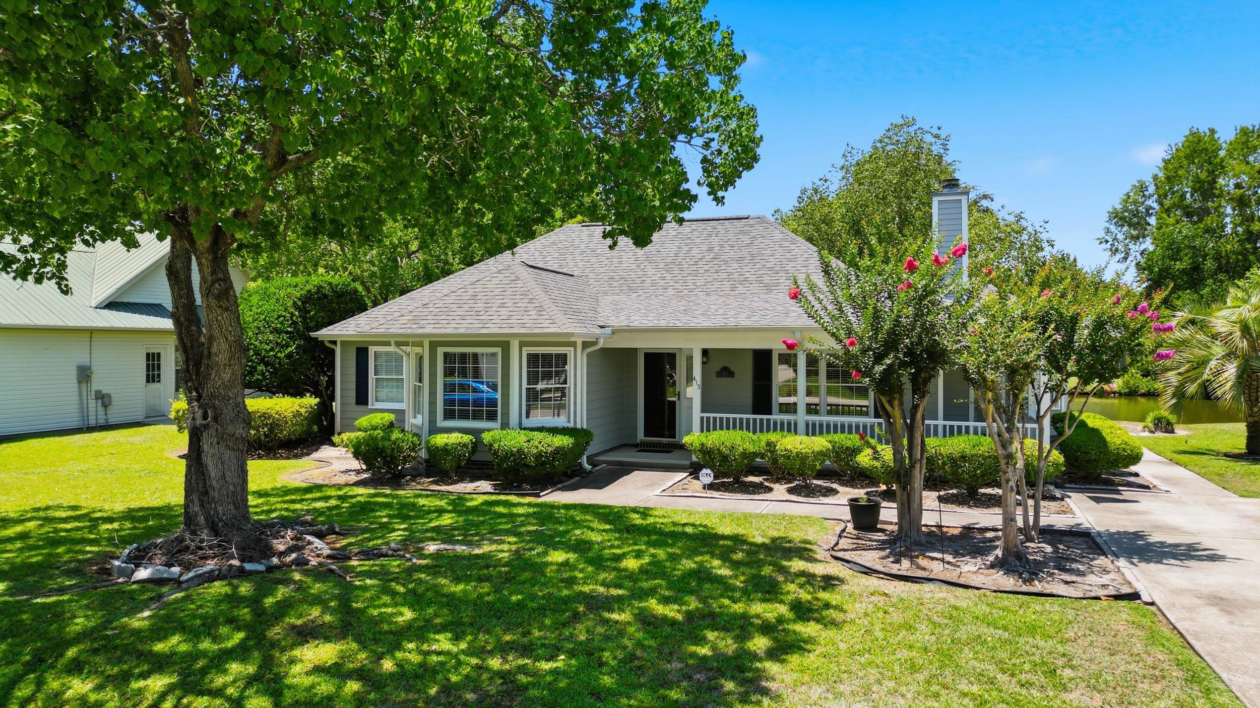 415 Lake Park Dr.