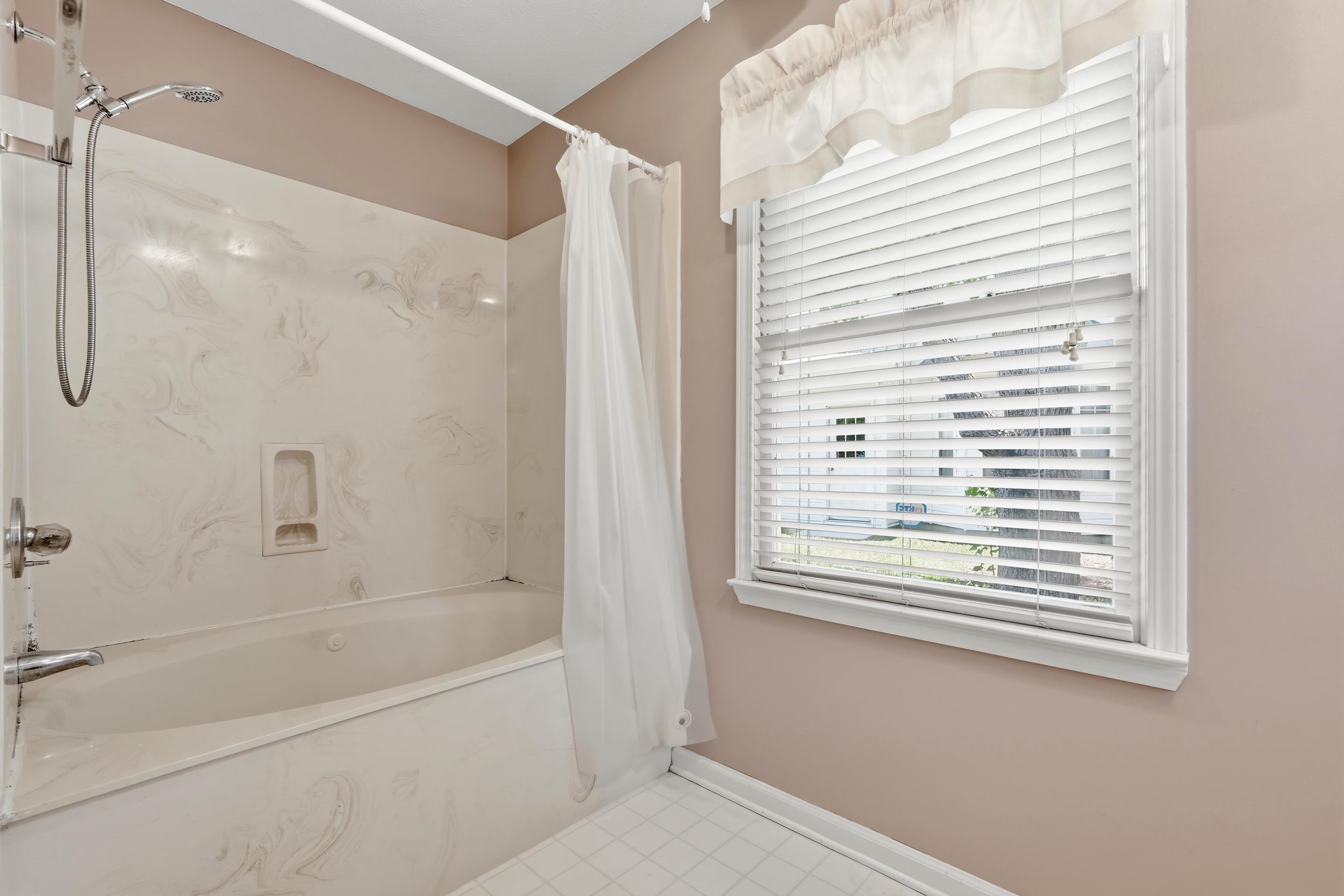 415 Lake Park Dr. Property Photo 17