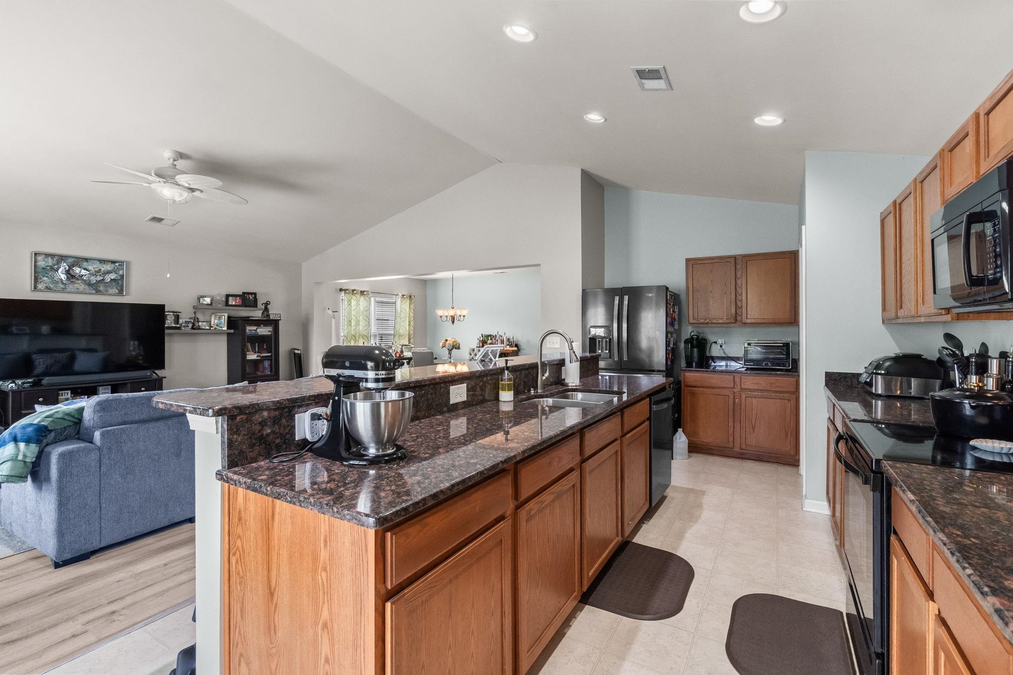 929 Bonita Loop Property Photo 14