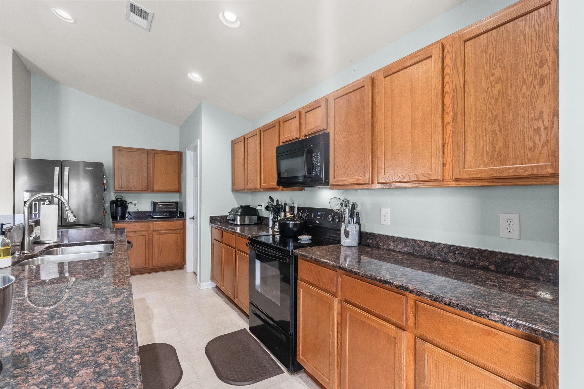 929 Bonita Loop Property Photo 16