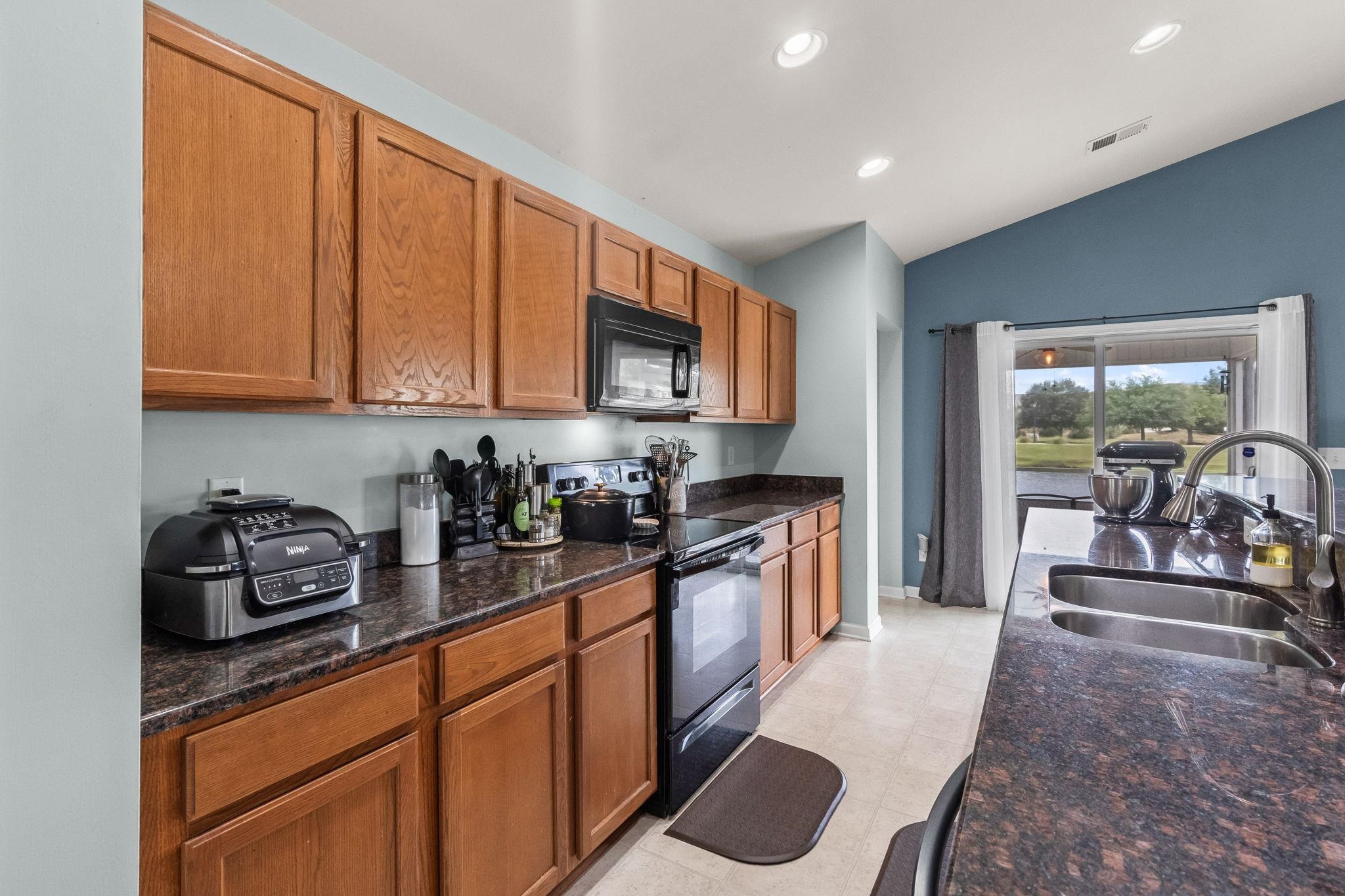 929 Bonita Loop Property Photo 17