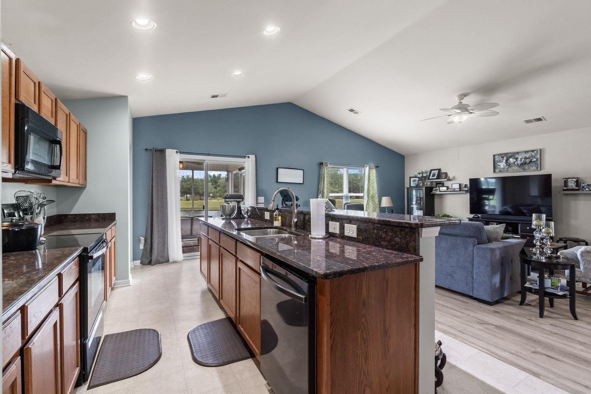 929 Bonita Loop Property Photo 18