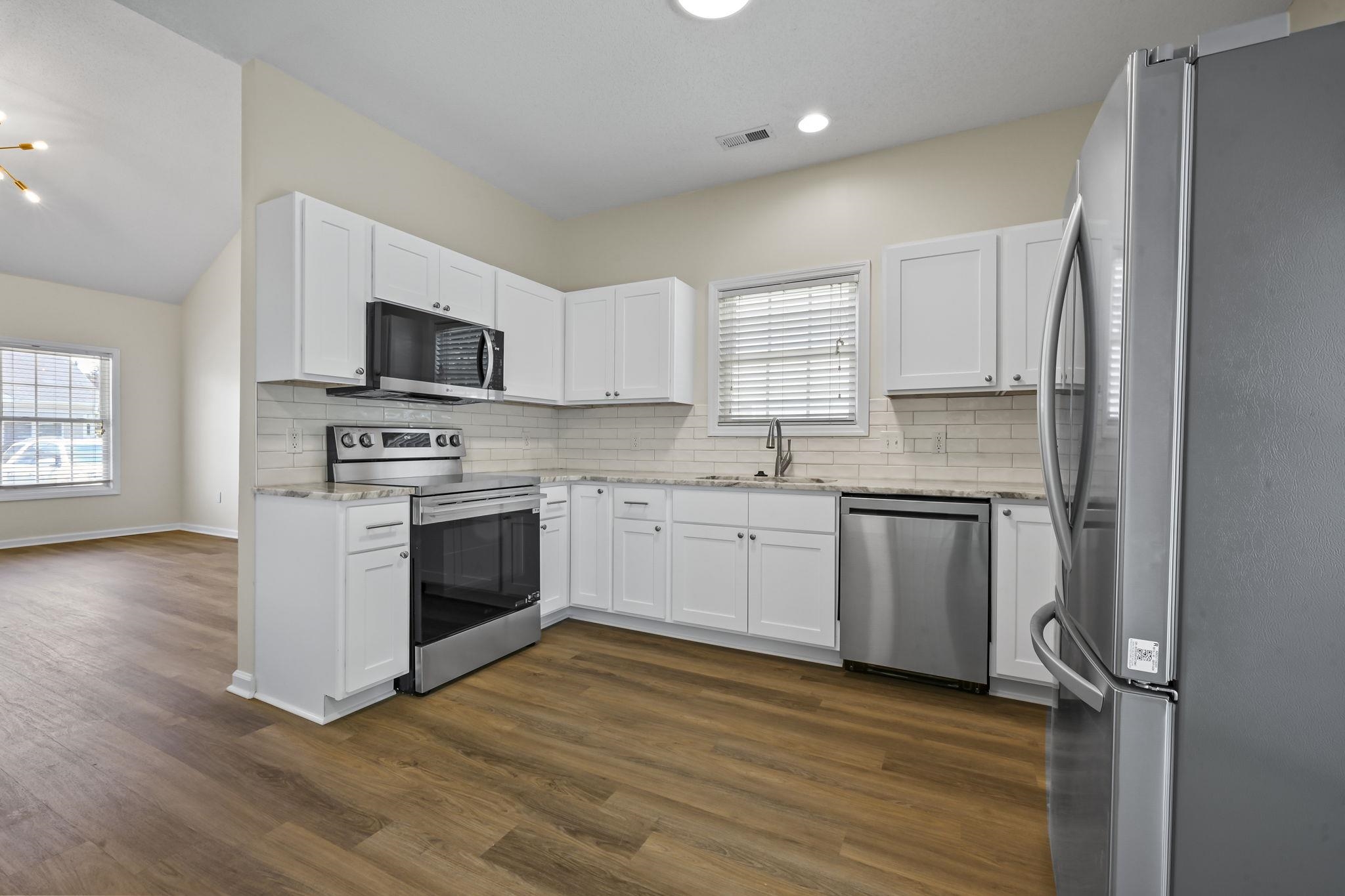 100 Spring Creek Dr. Property Photo 11