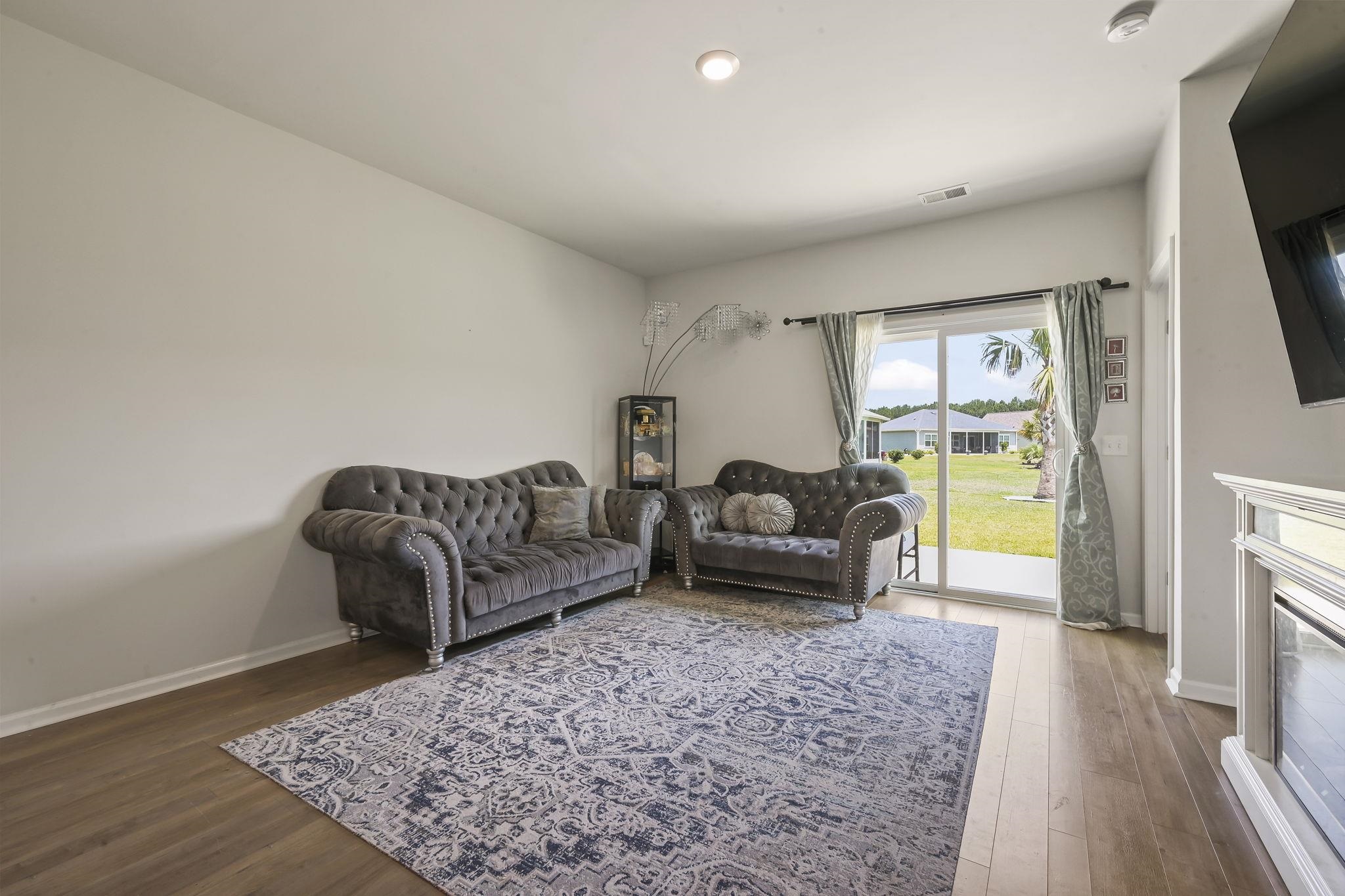 530 Carrick Loop Property Photo 3
