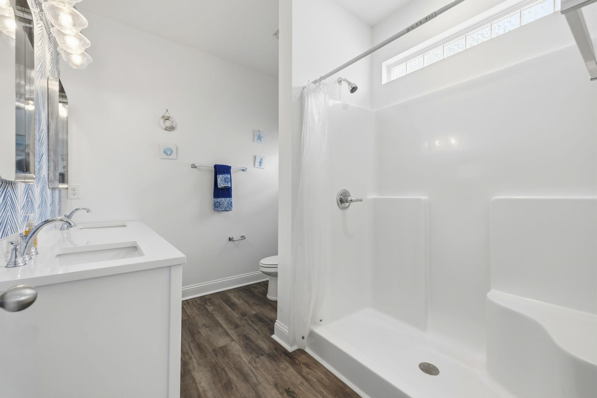 412 N Oak St. Property Photo 16